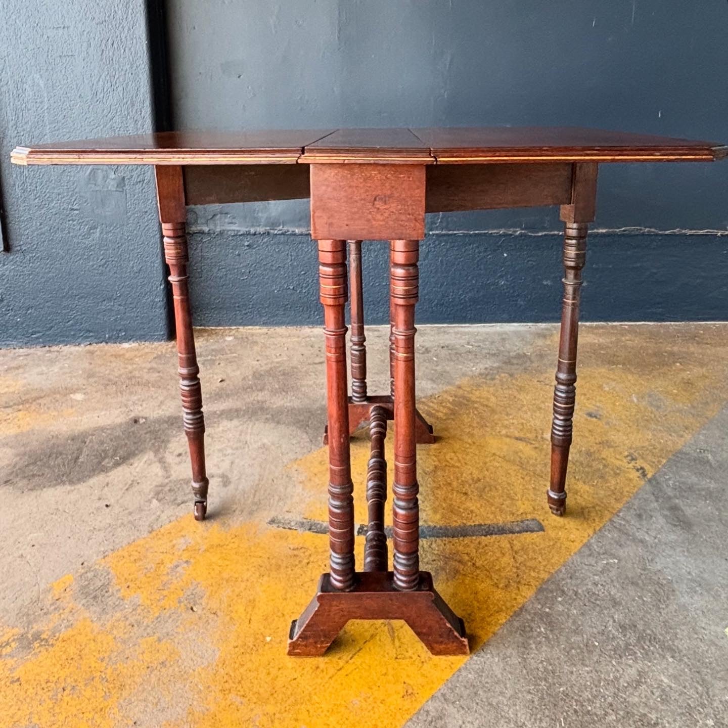 Antique English Victorian Walnut Sutherland Drop-Leaf Table