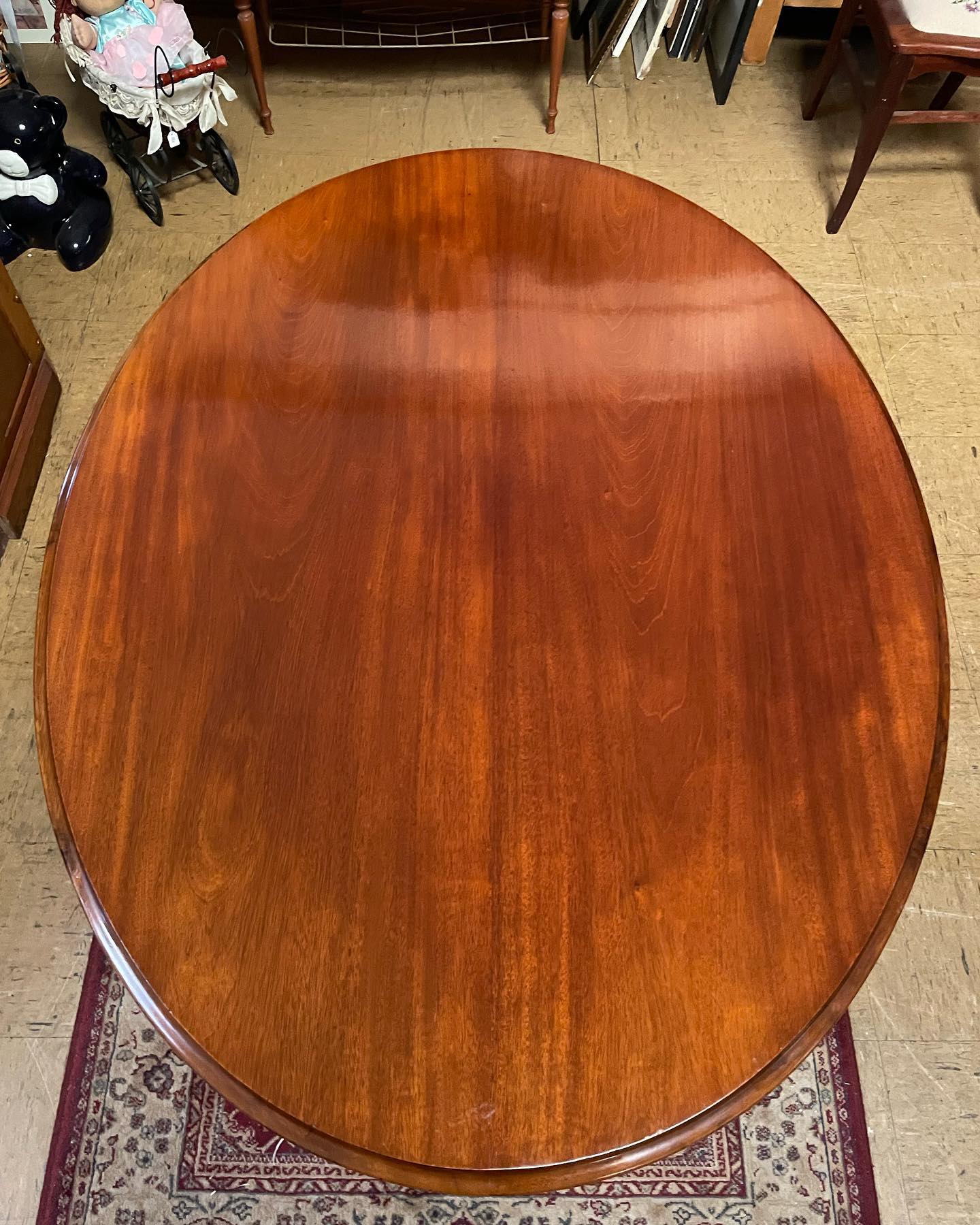 Victorian Mahogany Oval Tilt-top Dining Table