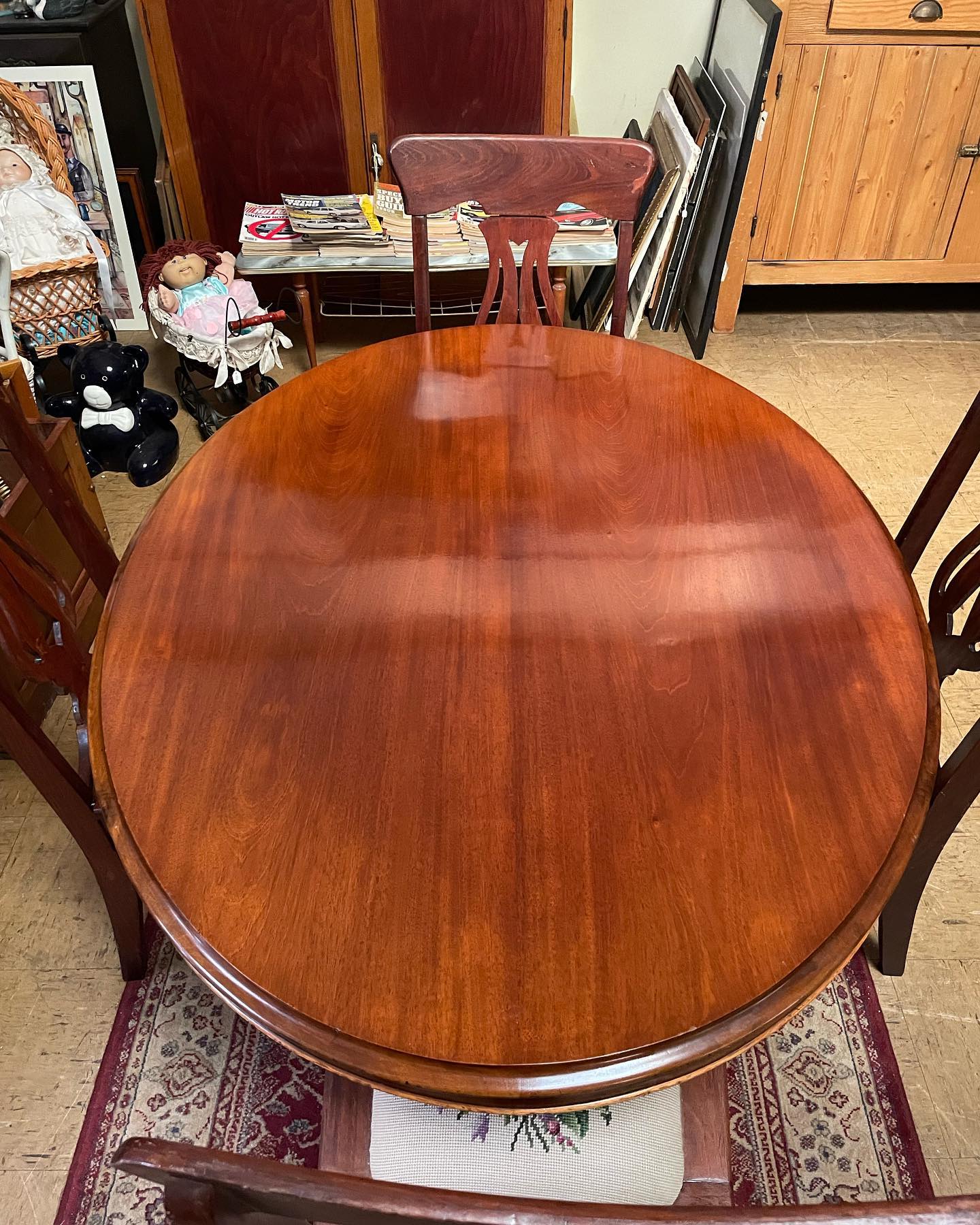 Victorian Mahogany Oval Tilt-top Dining Table