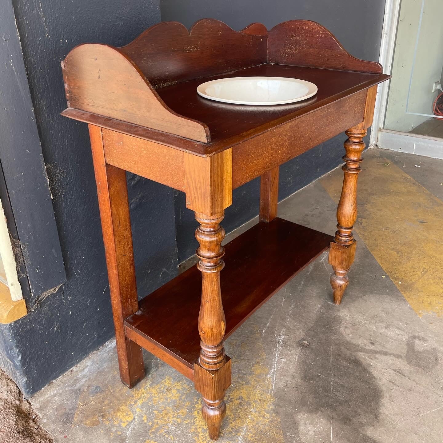 Cedar Gallery Back Wash Stand & Basin Bowl