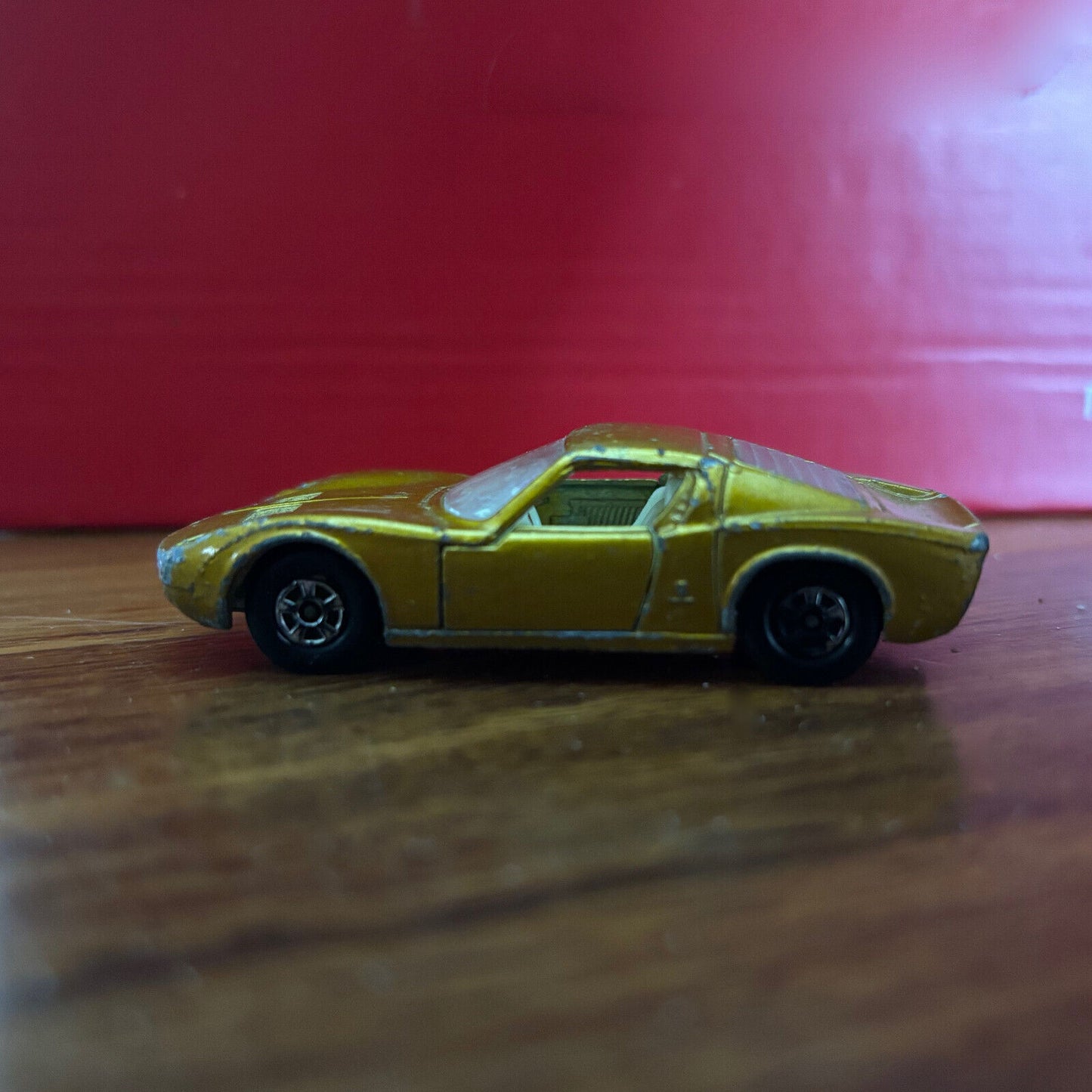 VINTAGE LESNEY MATCHBOX SERIES NO 33 LAMBORGHINI MIURA GOLD