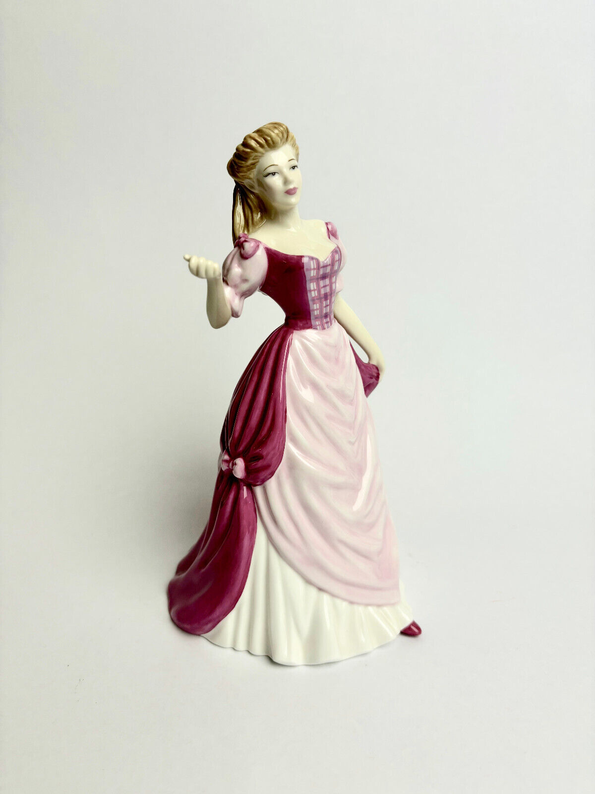 Royal Doulton Highland Belle HN 4743 (boxed)