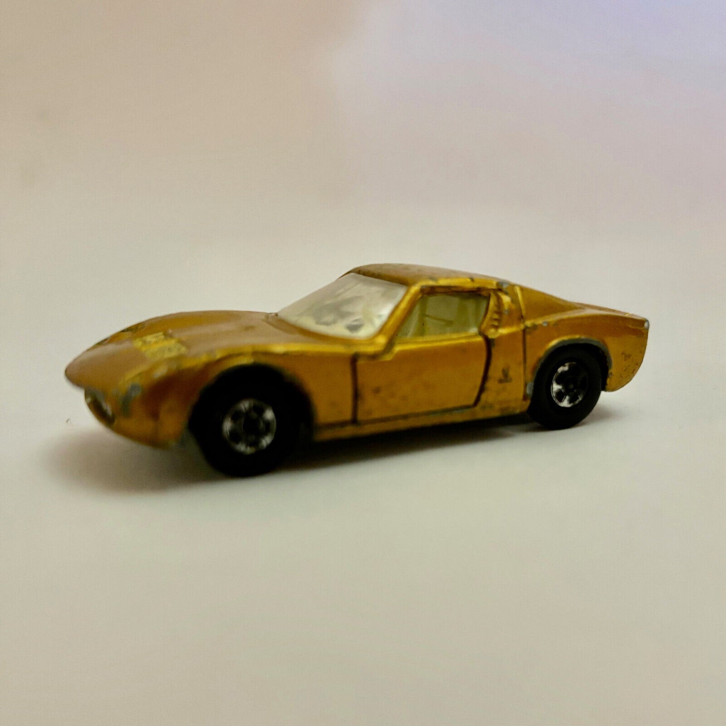 VINTAGE LESNEY MATCHBOX SERIES NO 33 LAMBORGHINI MIURA GOLD
