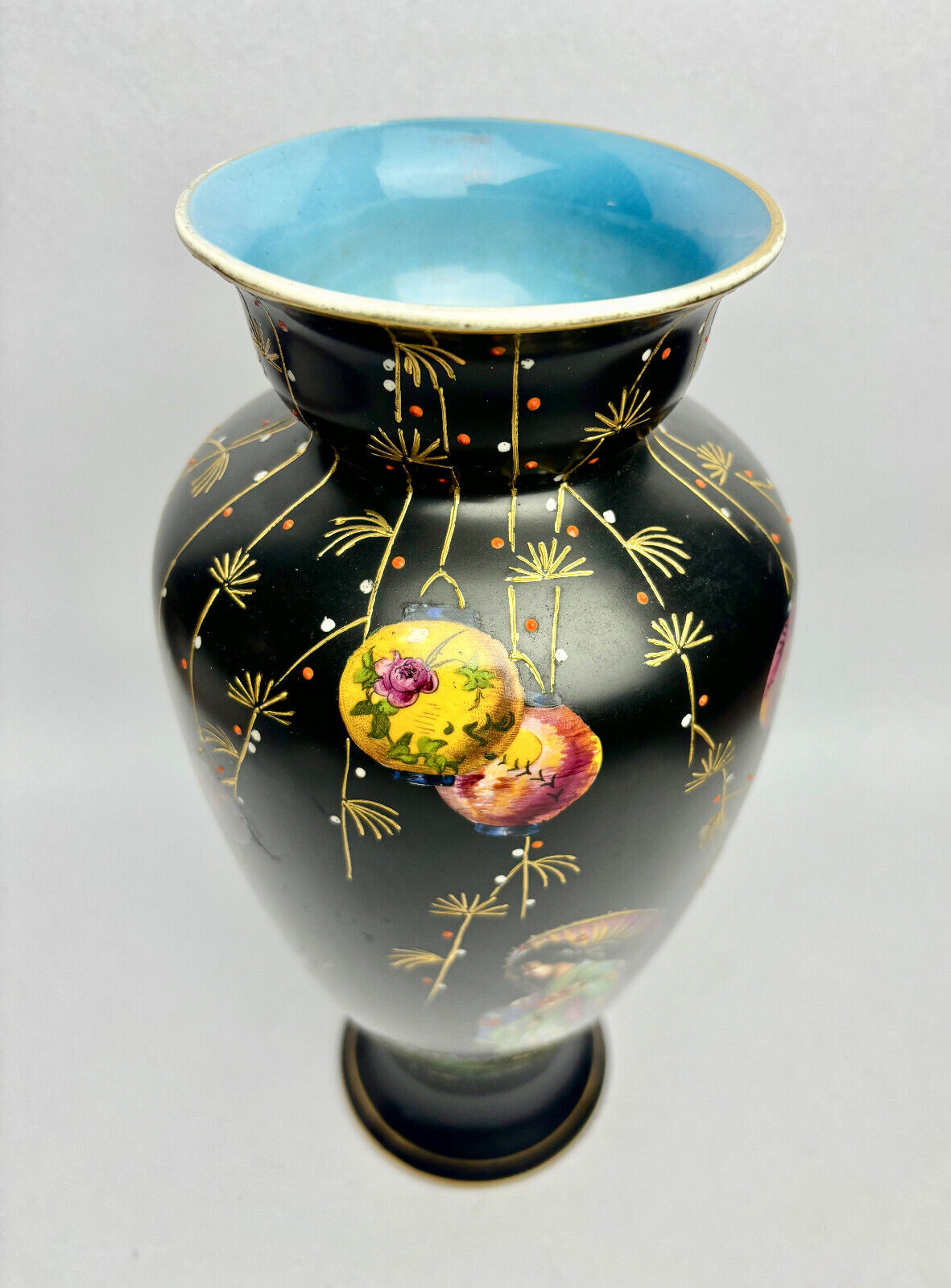 Falcon Ware by Thomas Lawerence 30cm tall
