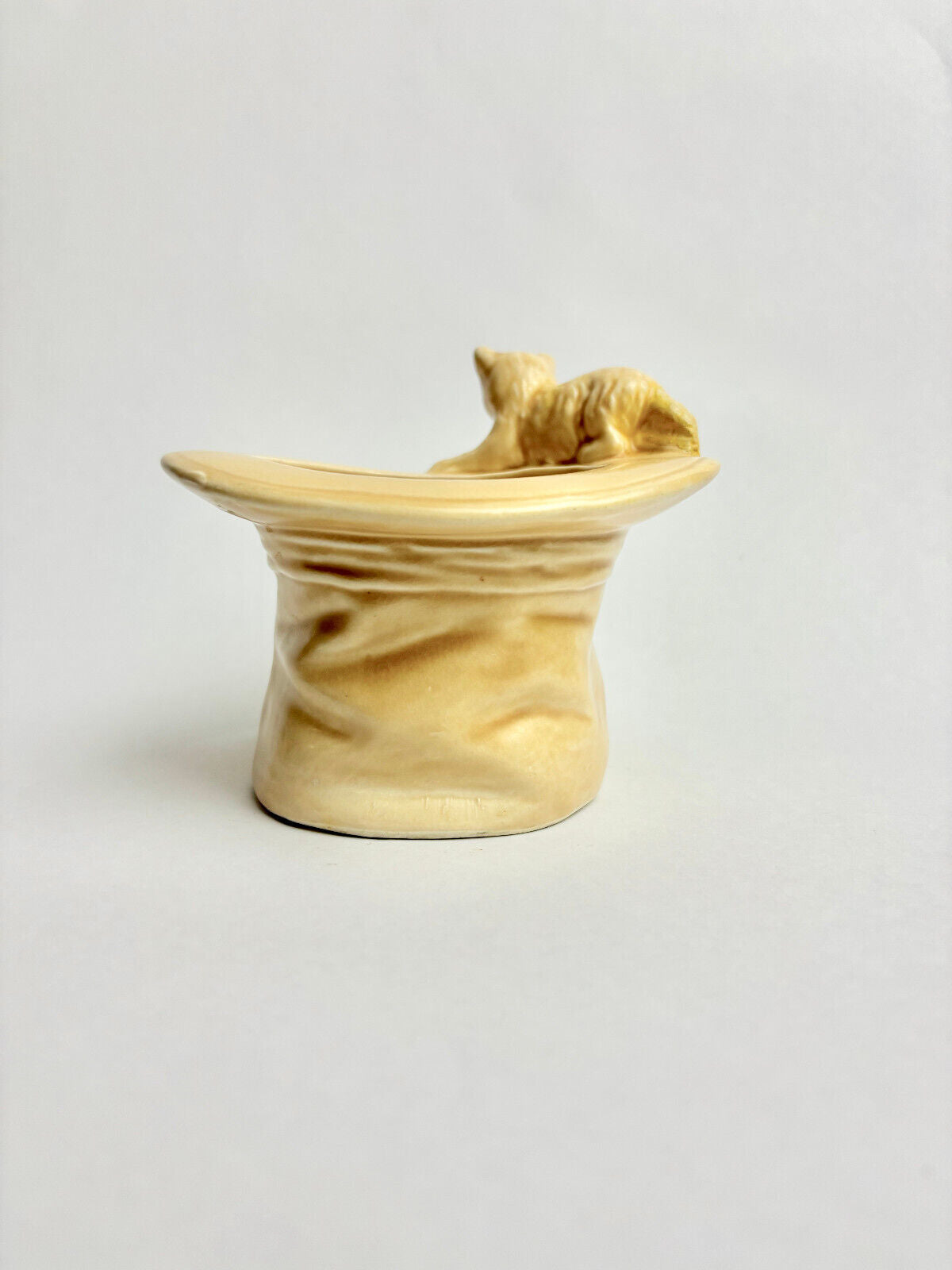 Vintage Sylvac Top Hat with Cat and Dog Model 1484
