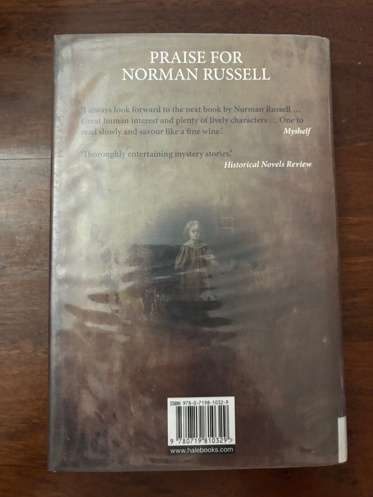 The Ghosts Of Mayfield Court By Norman Russell. 9781444820751