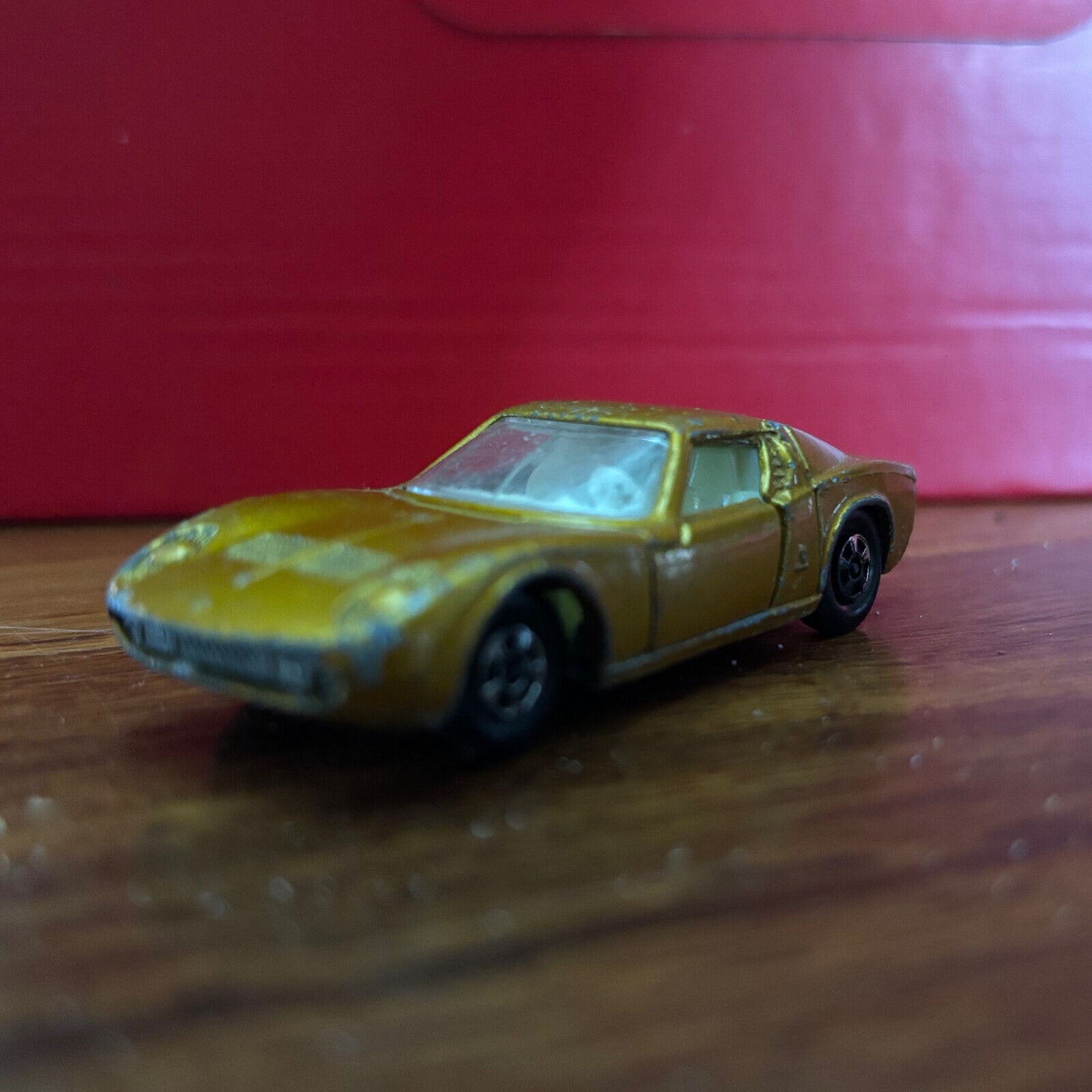VINTAGE LESNEY MATCHBOX SERIES NO 33 LAMBORGHINI MIURA GOLD