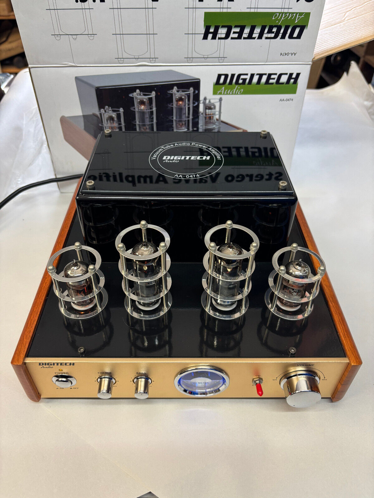 Digitech Valve Amplifier (like new, boxed)
