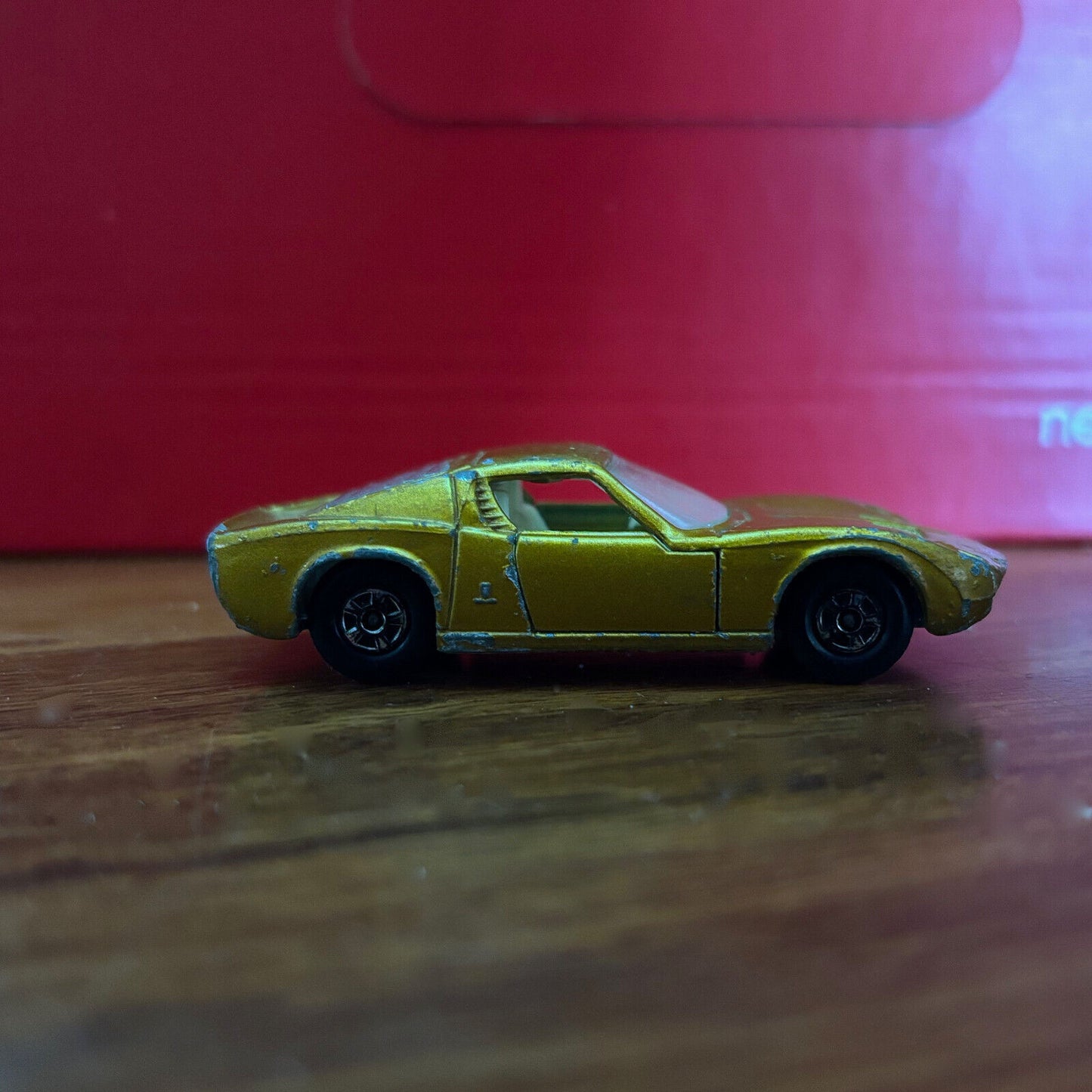 VINTAGE LESNEY MATCHBOX SERIES NO 33 LAMBORGHINI MIURA GOLD