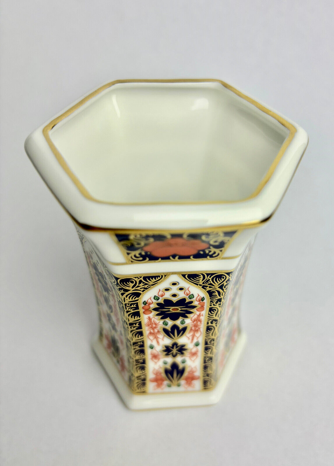 Royal Crown Derby Vase English Bone China 1128 L11 (11.5cm tall)