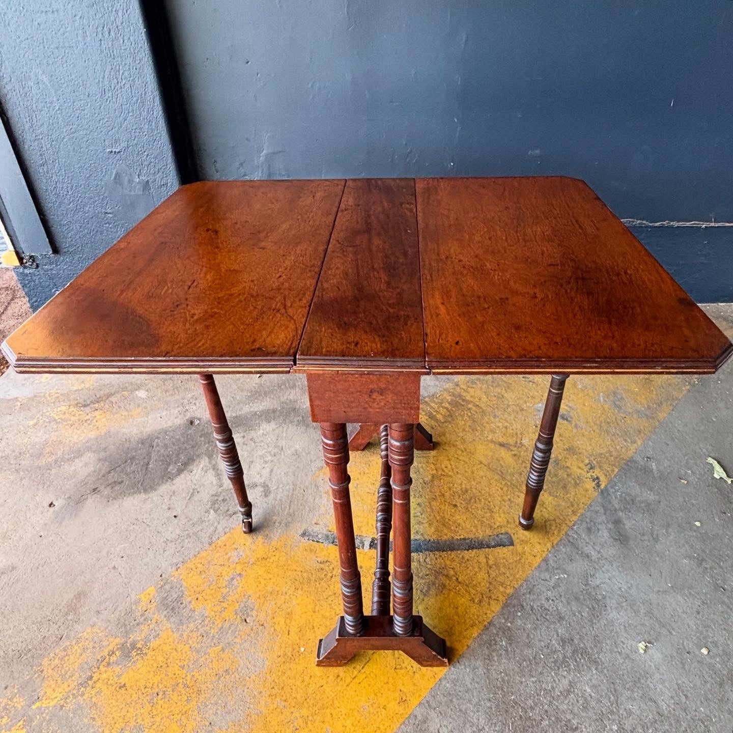 Antique English Victorian Walnut Sutherland Drop-Leaf Table