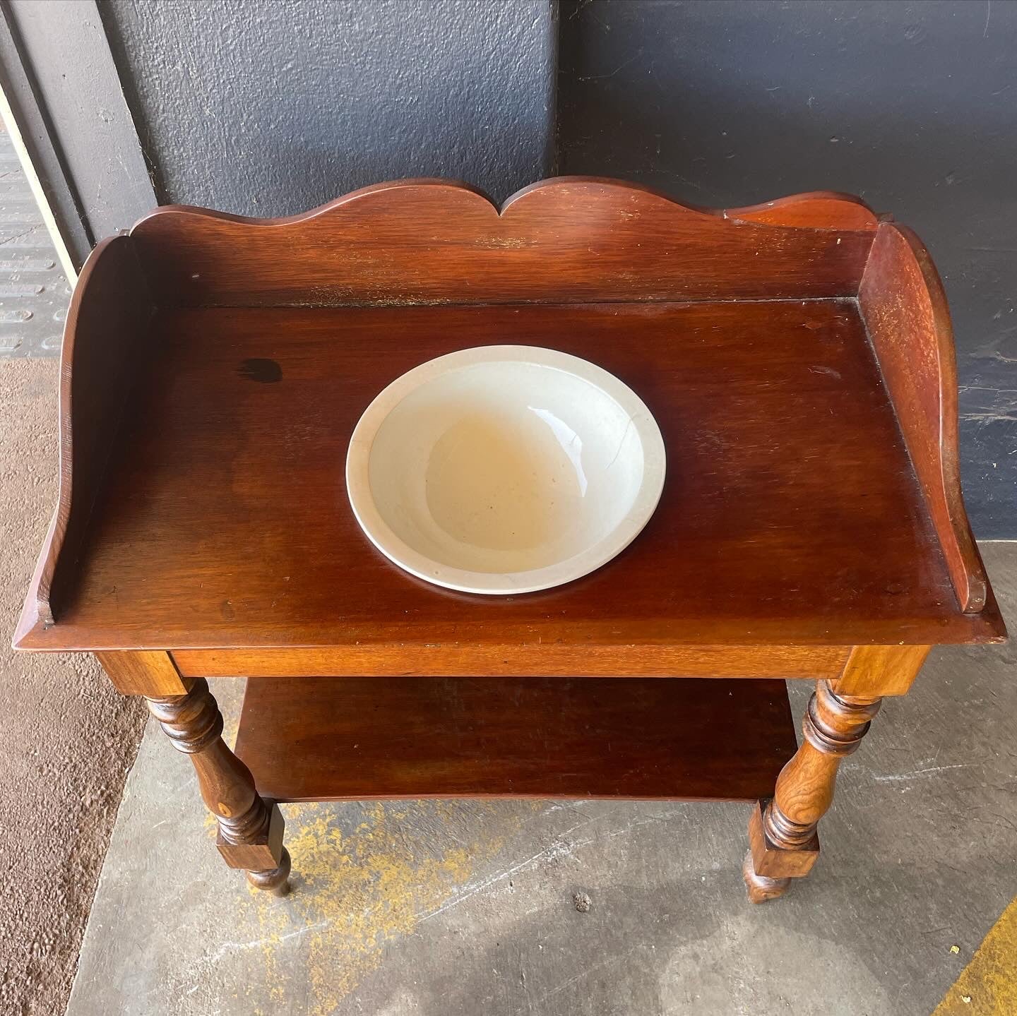 Cedar Gallery Back Wash Stand & Basin Bowl