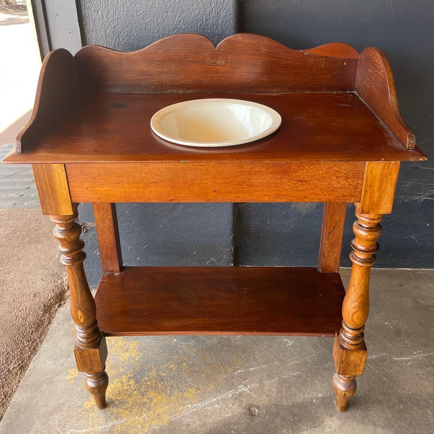 Cedar Gallery Back Wash Stand & Basin Bowl