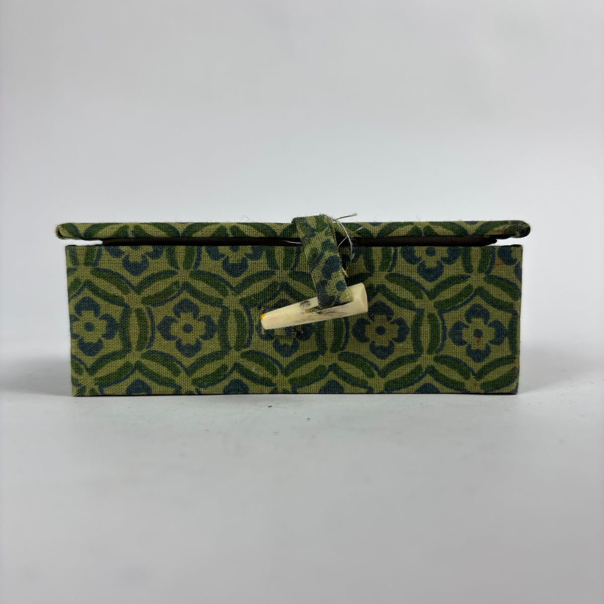 Green blue brocade presentation case with toggle