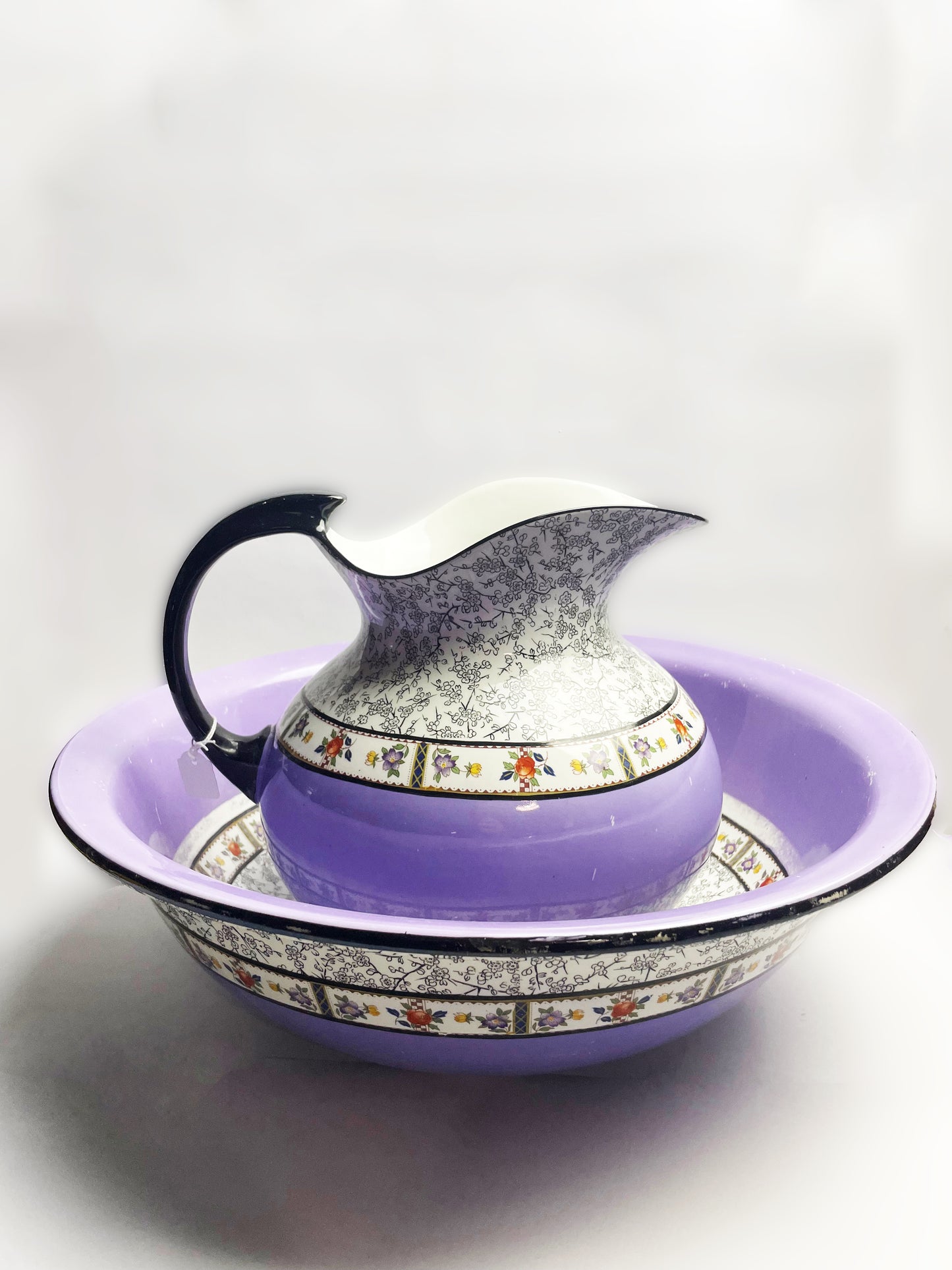 Extra-large Lilac Edwardian wash jug and basin
