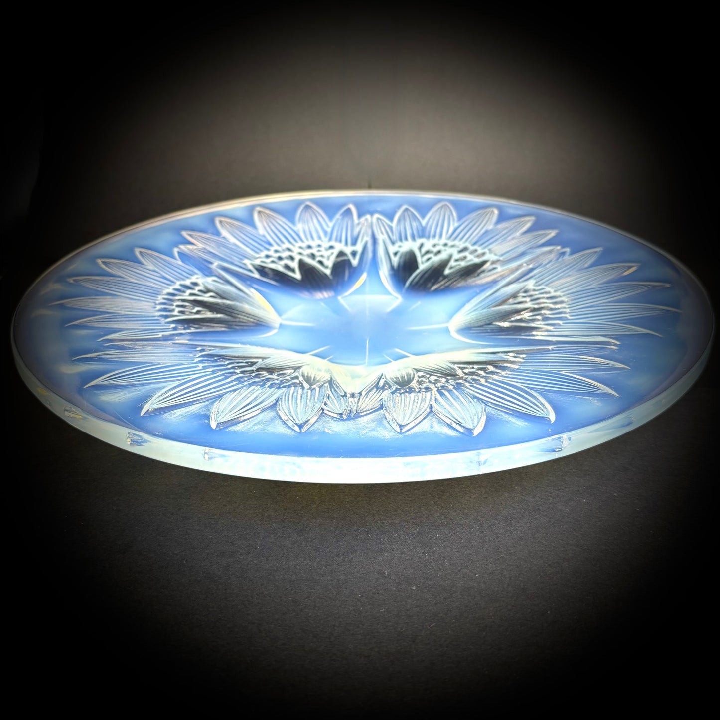 French Art Deco Opalescent Glass Dish by Pierre D'Avesn