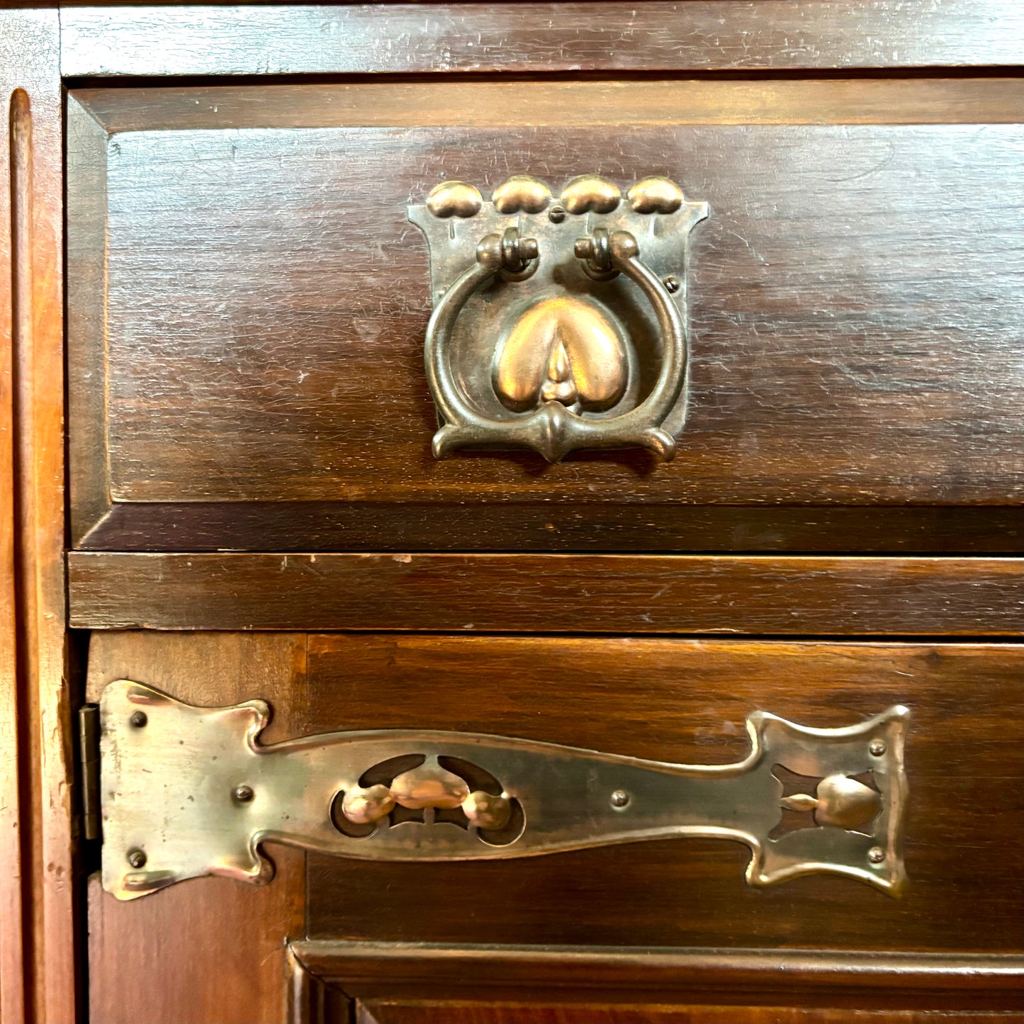 Edwardian Oak Sideboard in the Art Nouveau Style, c.1905