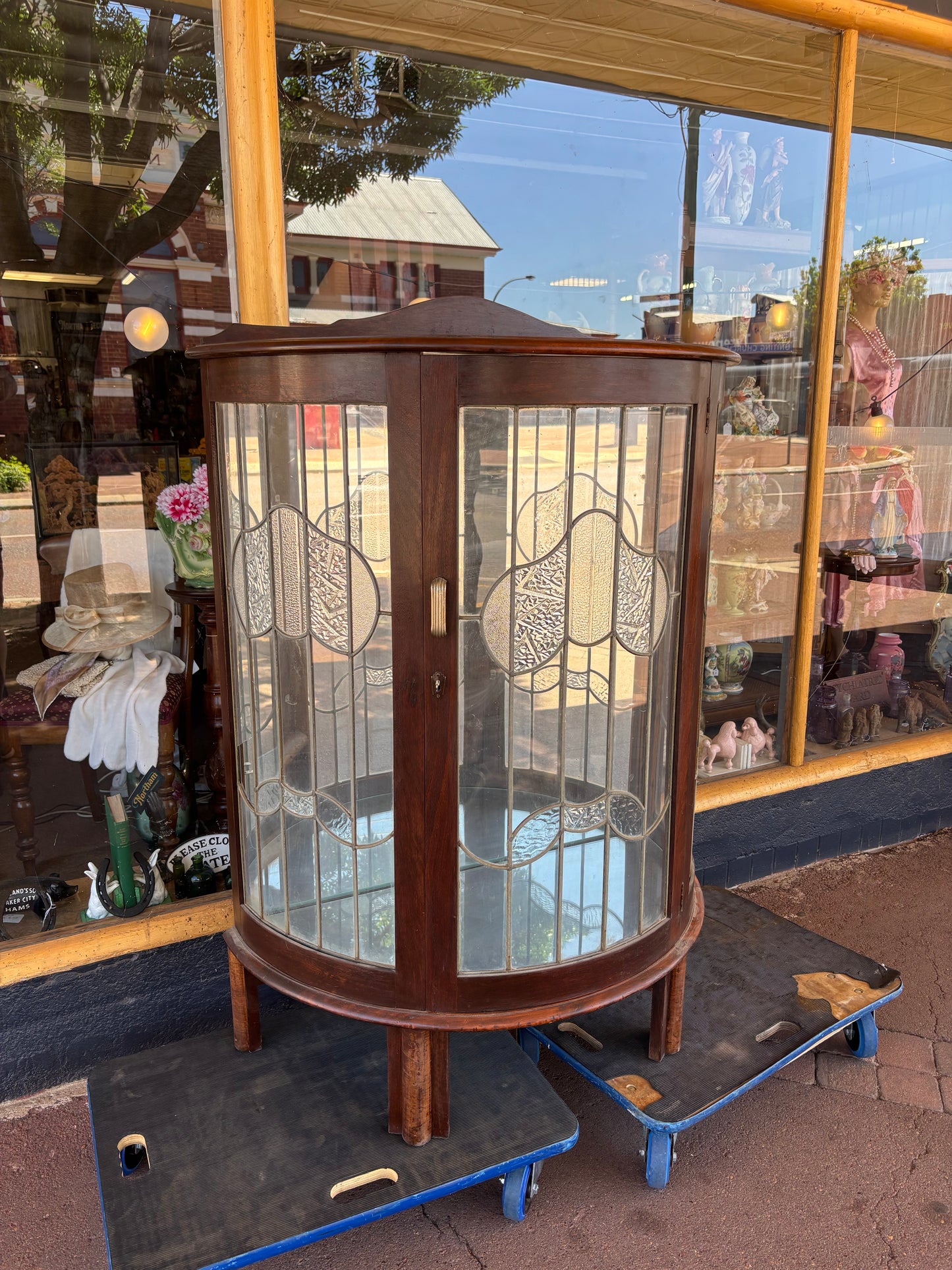Restorable Art Deco leadlight display case
