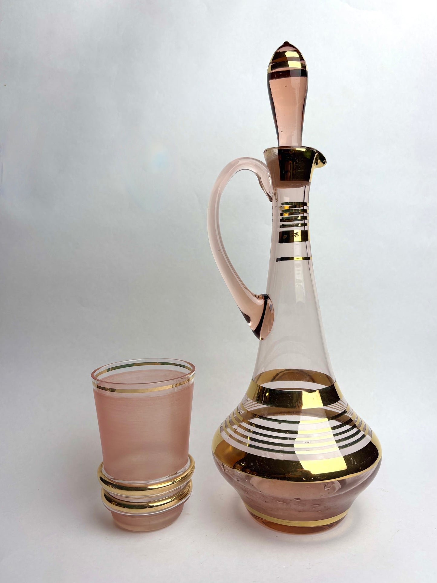 Retro pink and gold drinks set
