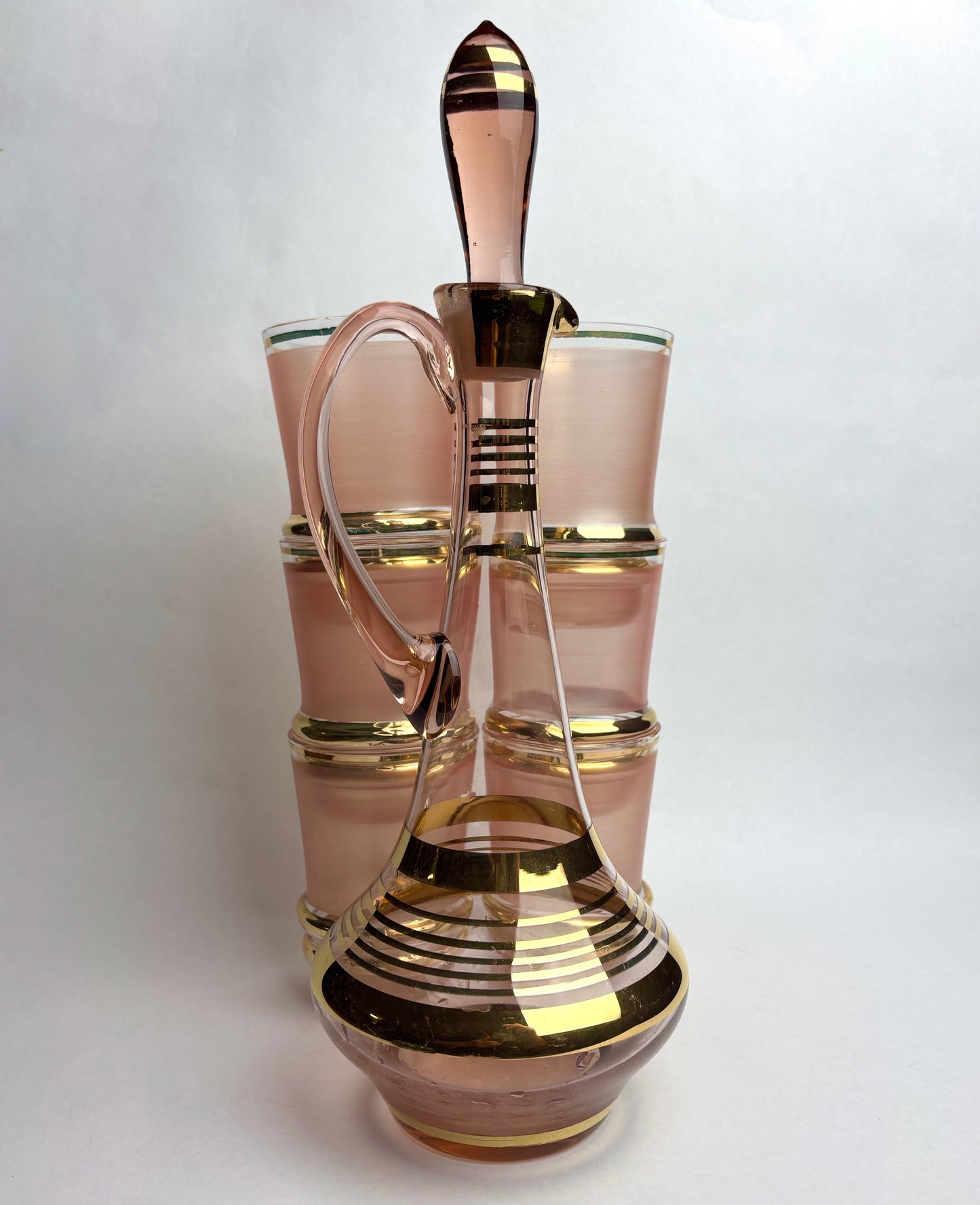 Retro pink and gold drinks set
