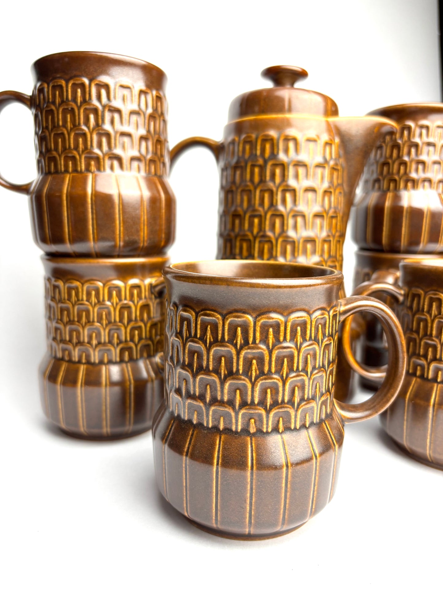 1960s Wedgwood Pennine coffee jug and six mugs