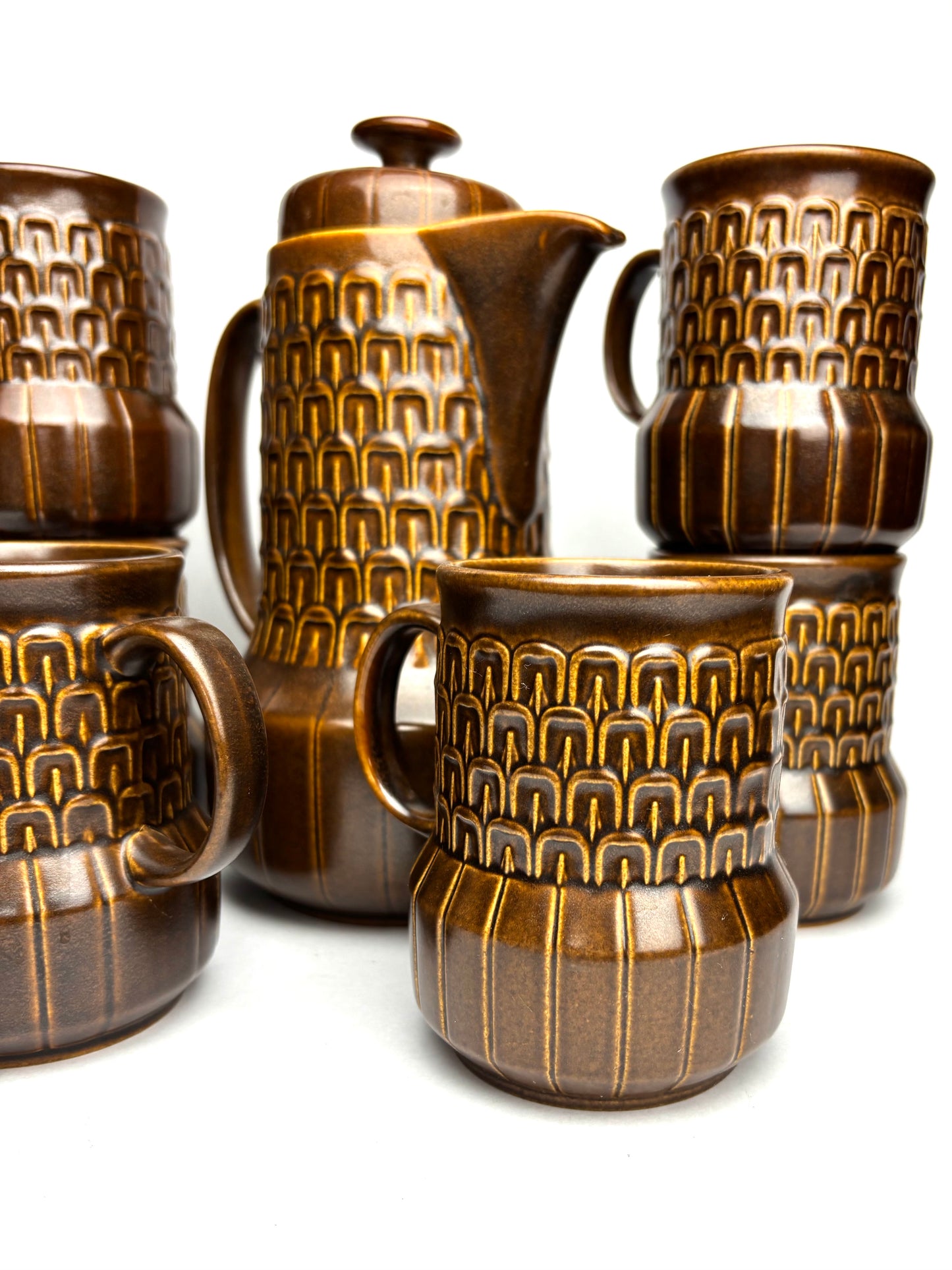 1960s Wedgwood Pennine coffee jug and six mugs