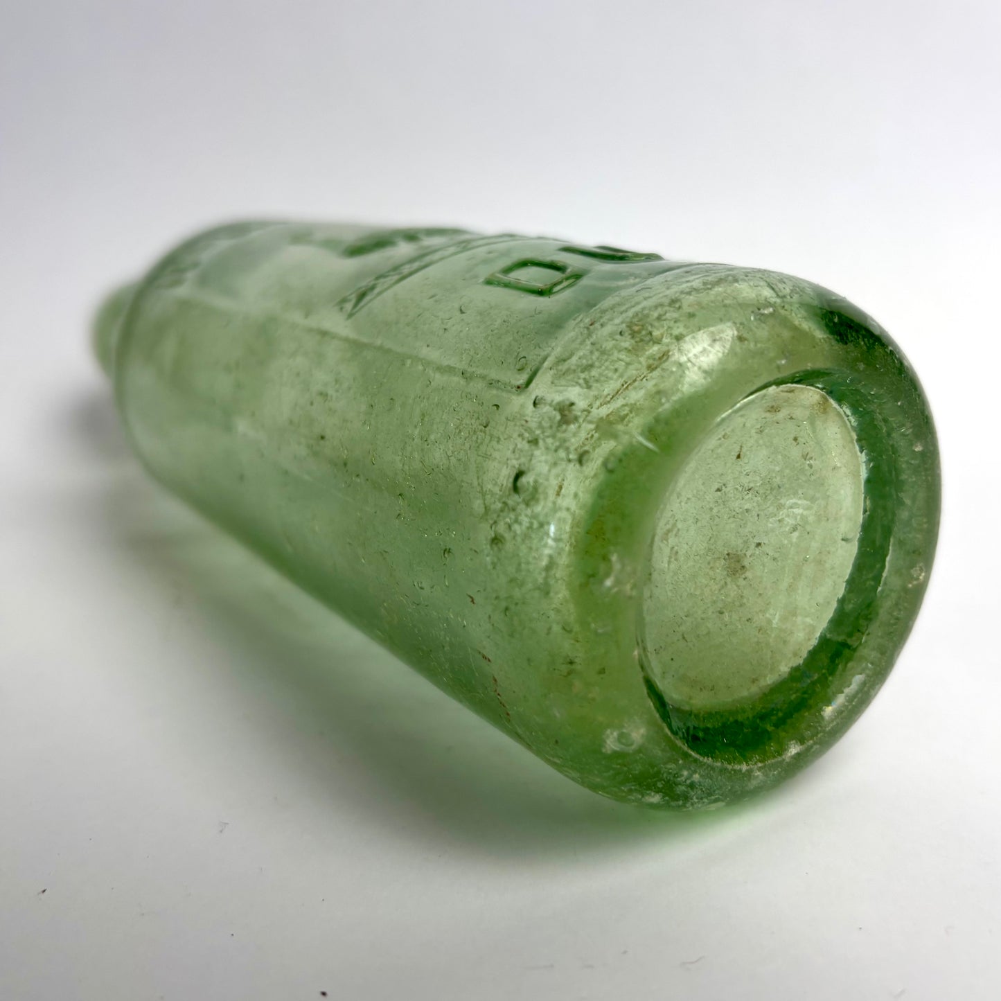 Antique Wm Whittaker & Sons Dunolly Crown Seal Bottle c1900 – Coat of Arms – Victoria