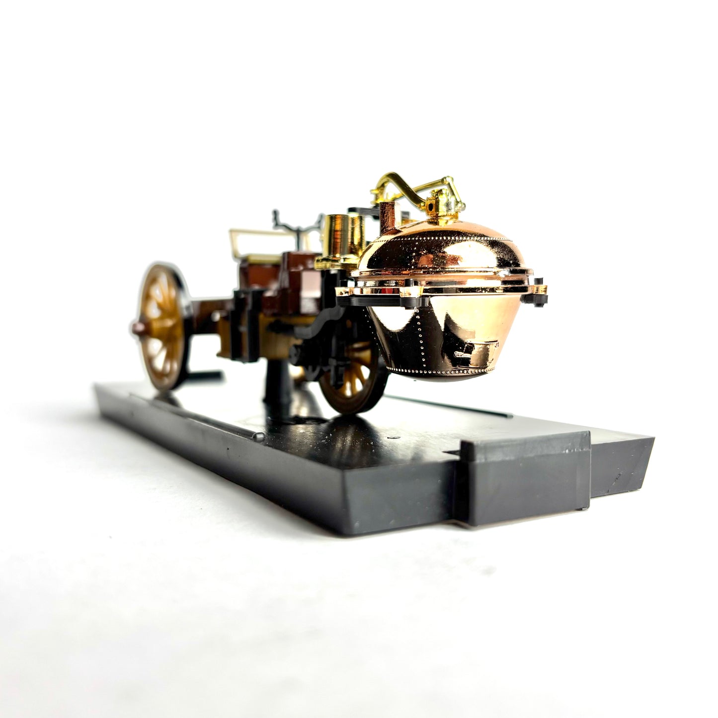 Old Fire Engine model from 1769 by Brumm