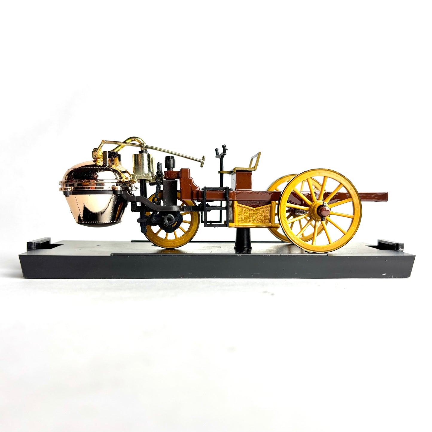 Old Fire Engine model from 1769 by Brumm