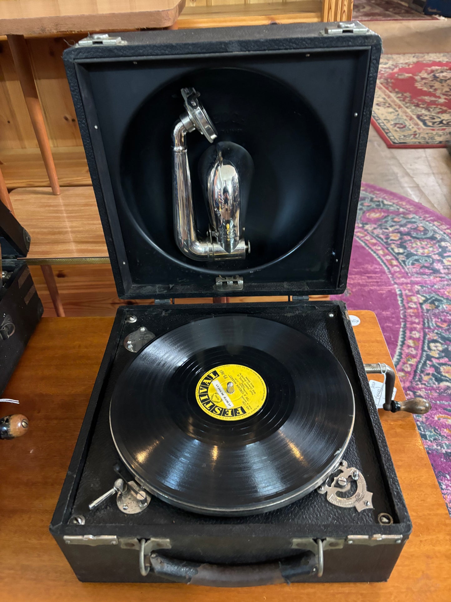 Decca Portable Wind-Up Gramophone – 1930s Suitcase Phonograph (Tested & Working)