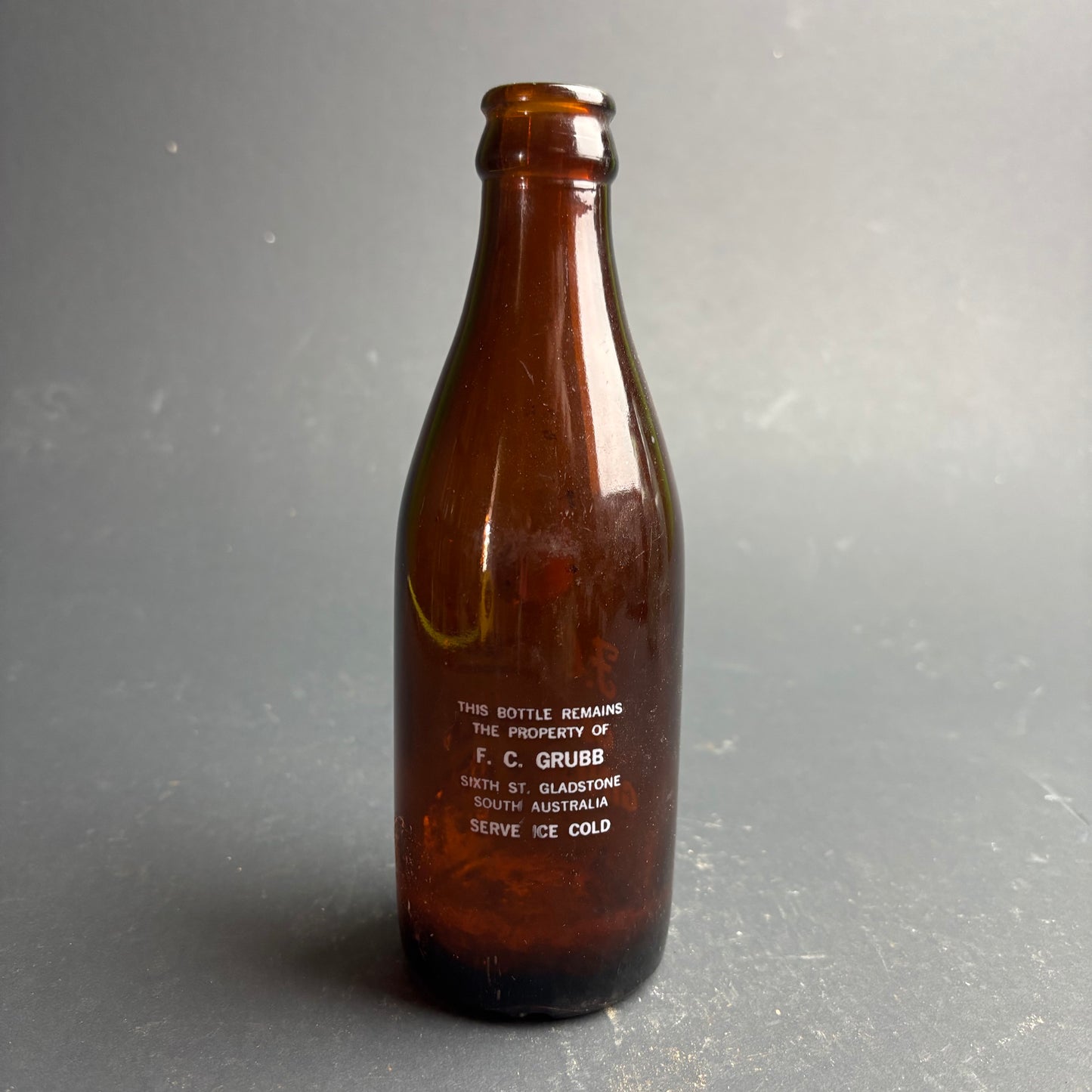 F.C. Grubb Ginger Beer Bottle Gladstone SA – Amber Glass – Vintage Australian Soda Bottle