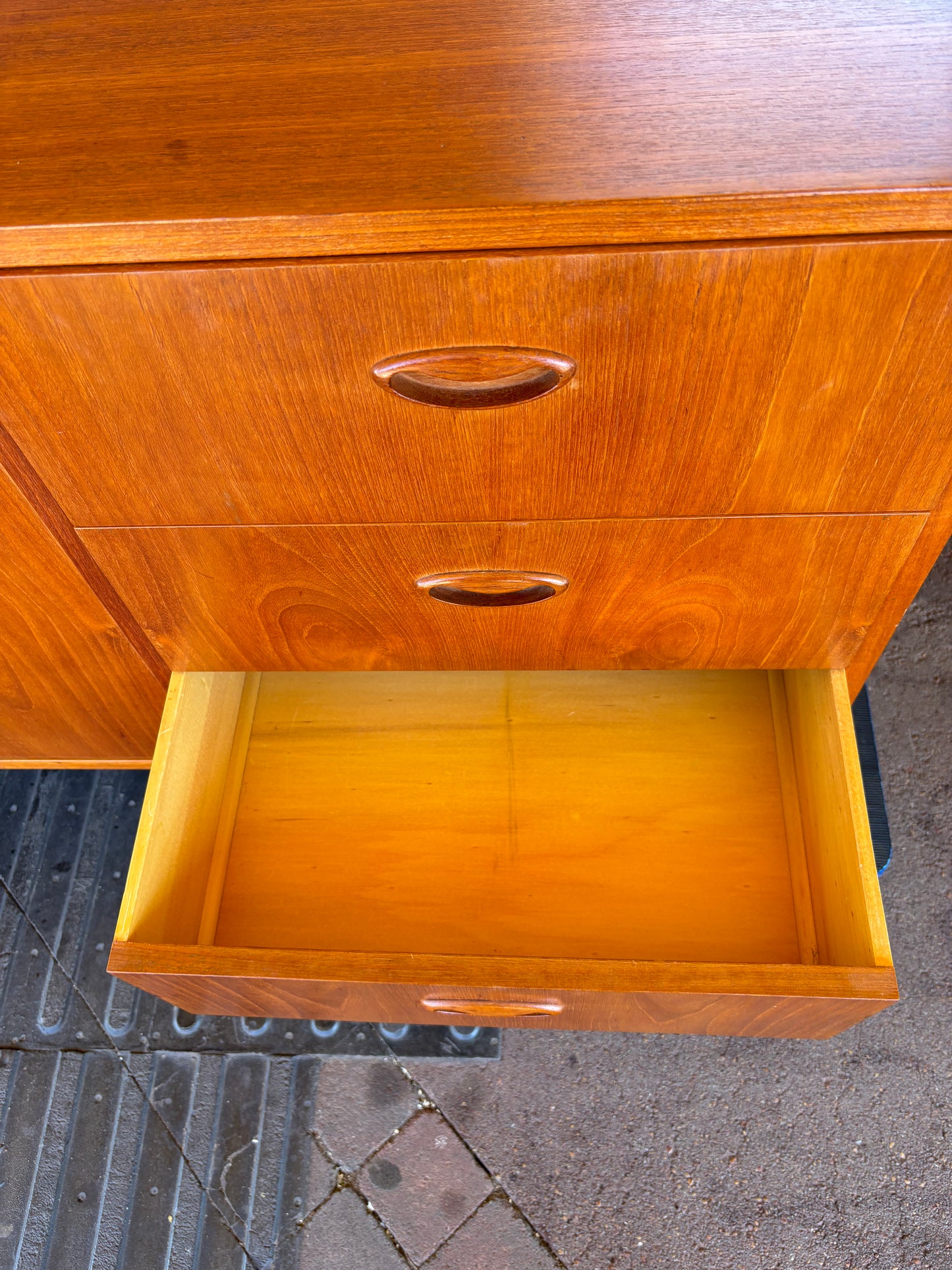 Extra large Chiswell sideboard