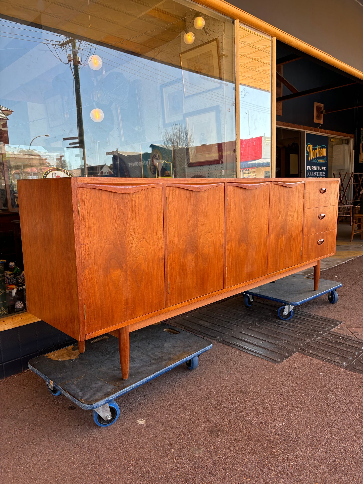Extra large Chiswell sideboard