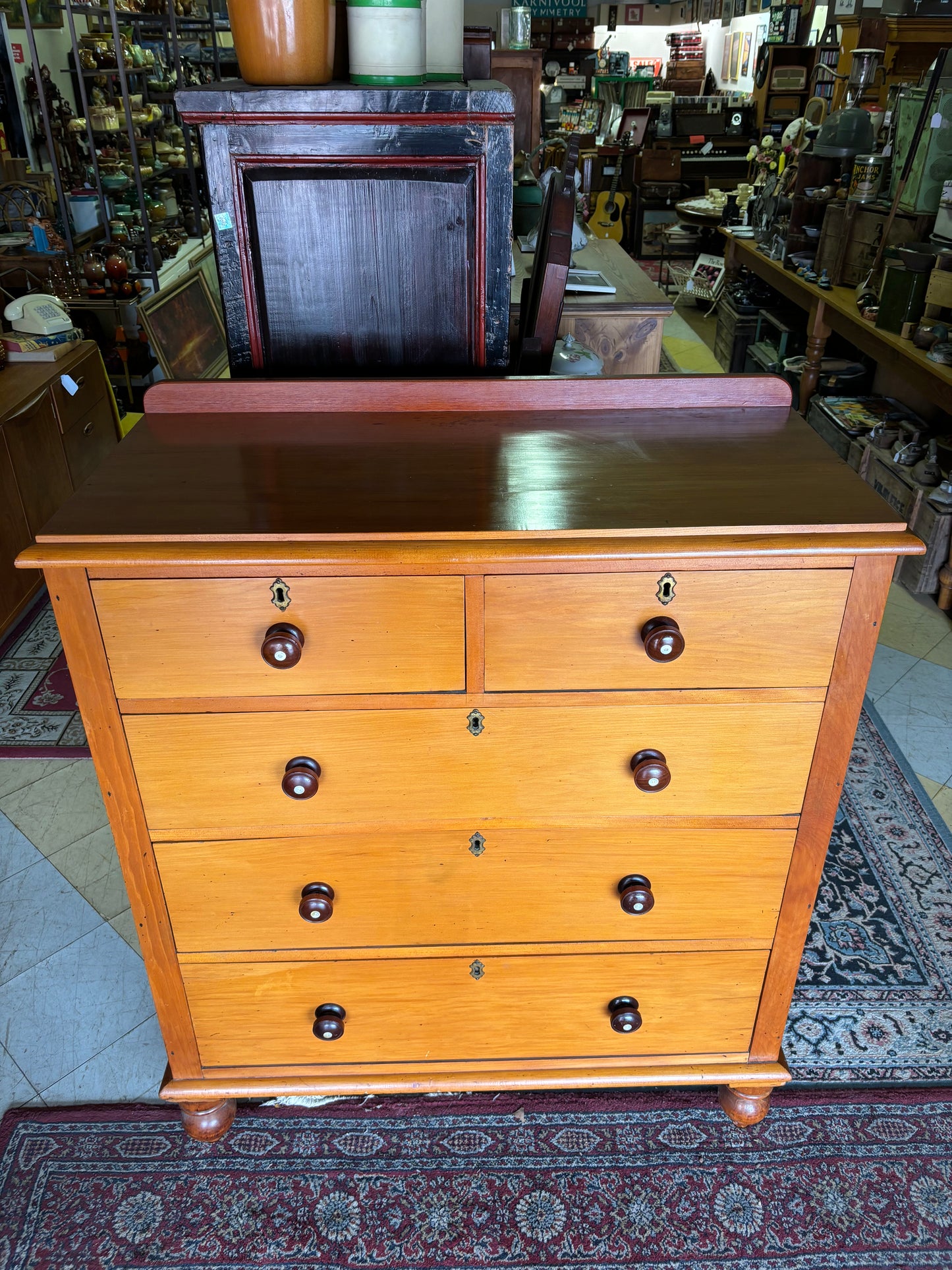 Colonial pine chest of drawers