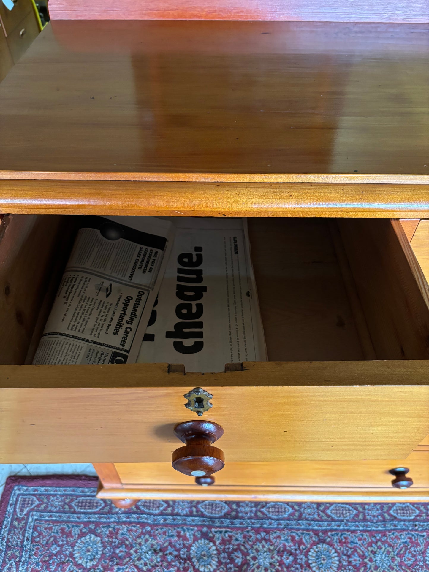 Colonial pine chest of drawers