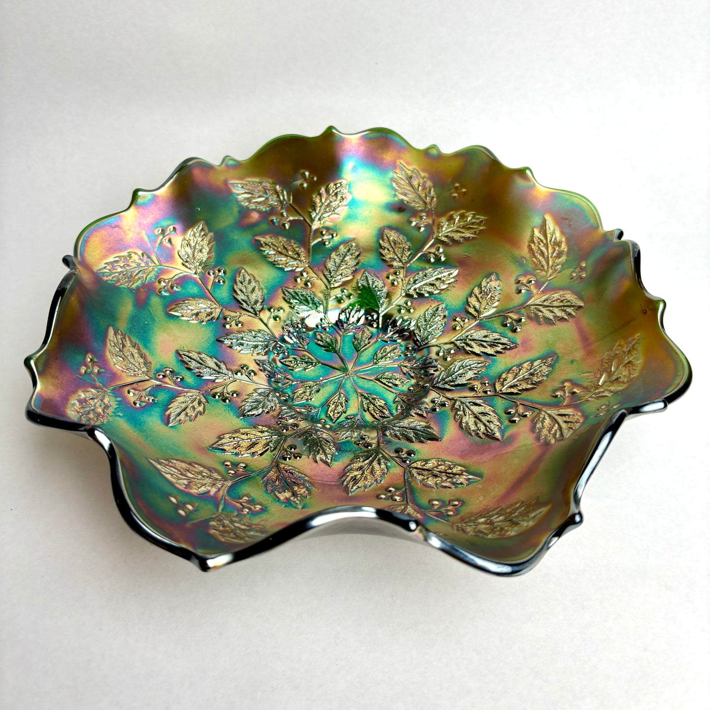 Fenton Green Carnival Glass Holly & Berries Ruffled Edge Bowl