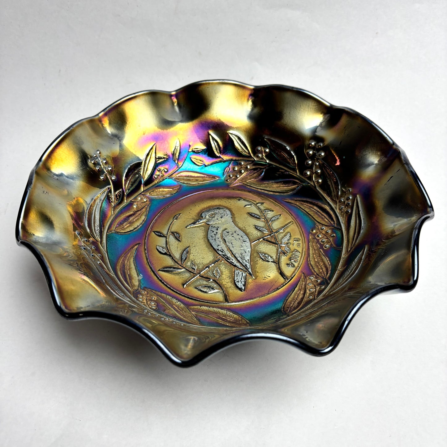 Crown Crystal Glass Australia Amethyst Carnival Glass Kingfisher Master Bowl RD 4184