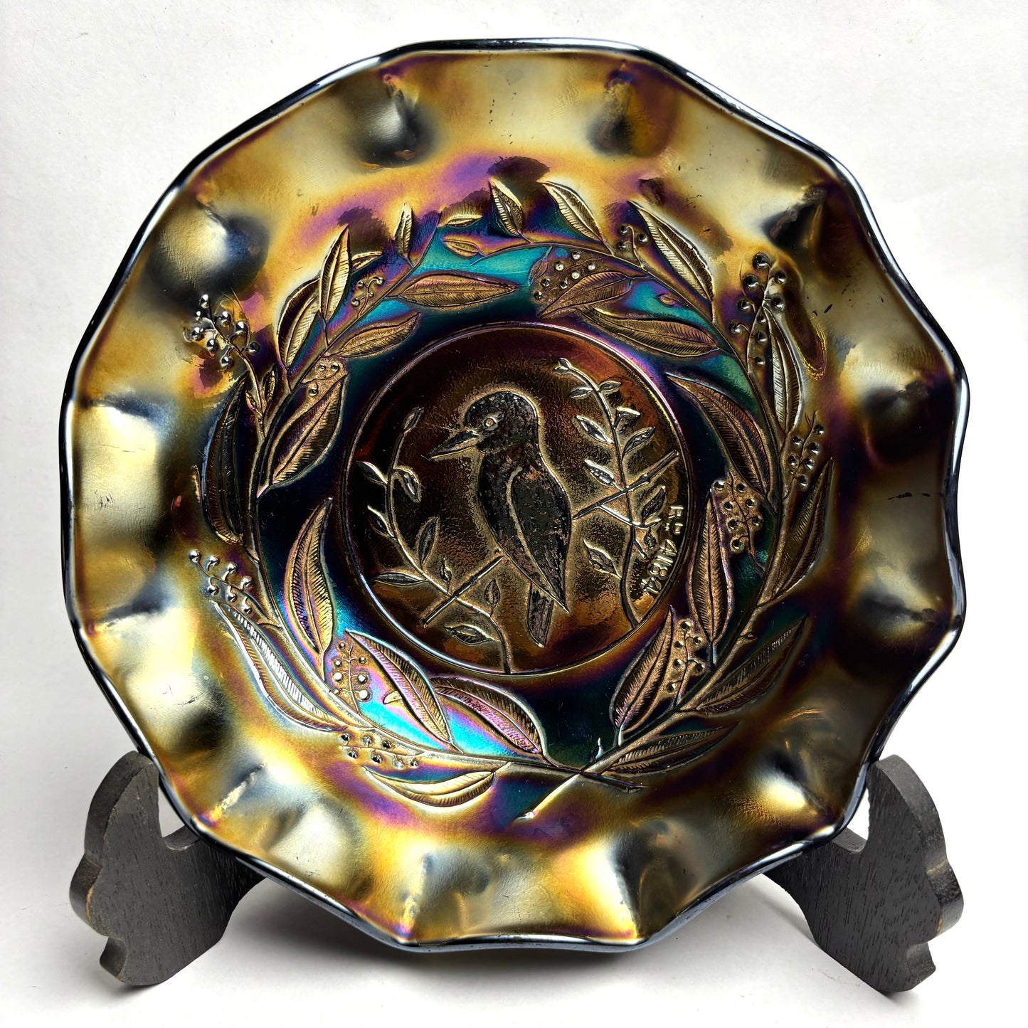 Crown Crystal Glass Australia Amethyst Carnival Glass Kingfisher Master Bowl RD 4184