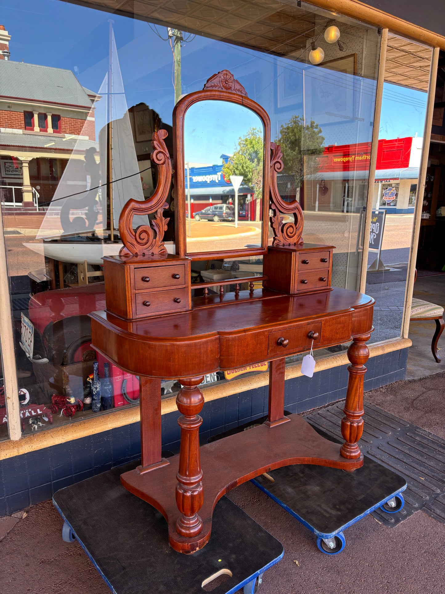 Victorian mahogany dressing table