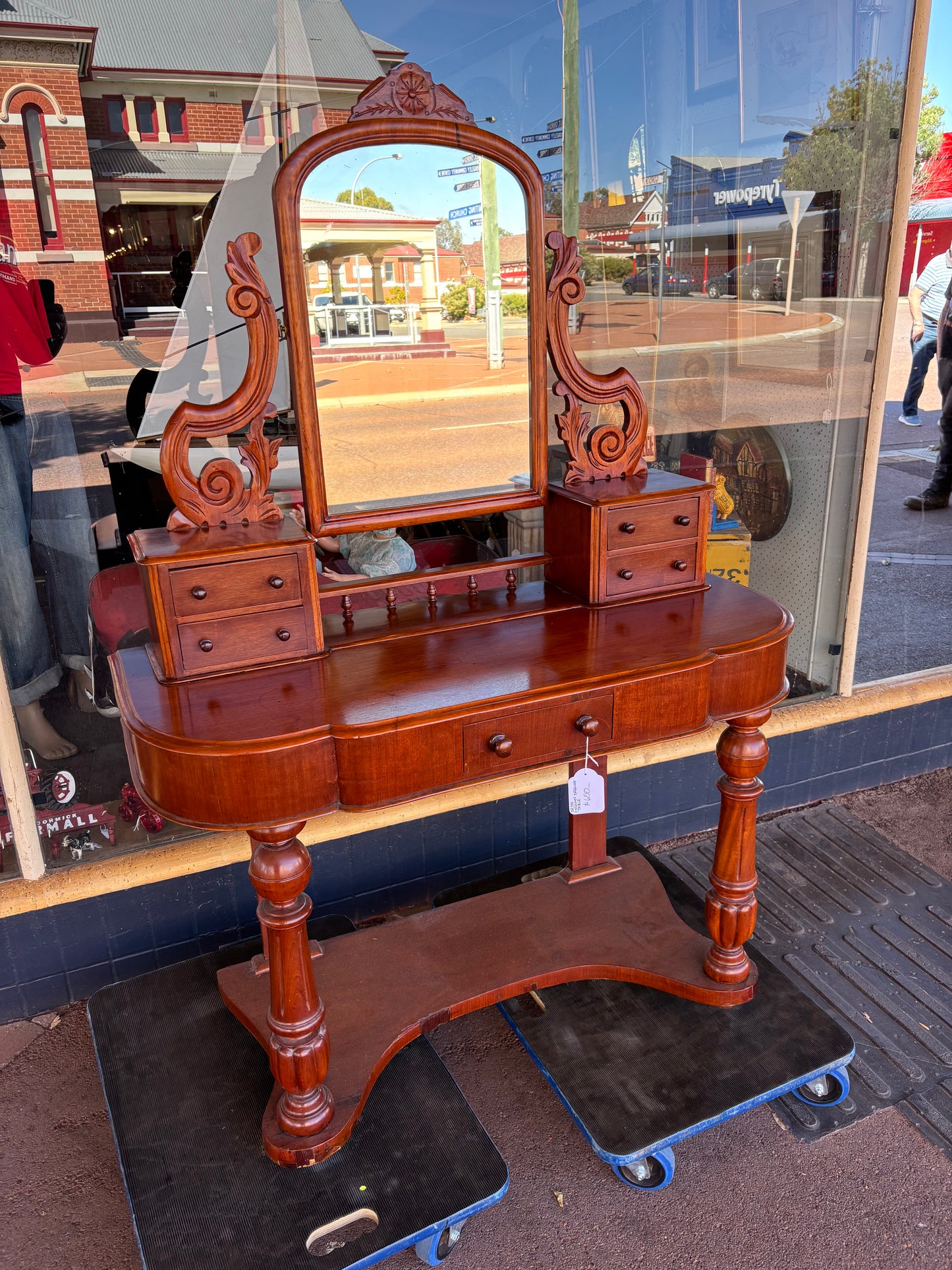 Victorian mahogany dressing table