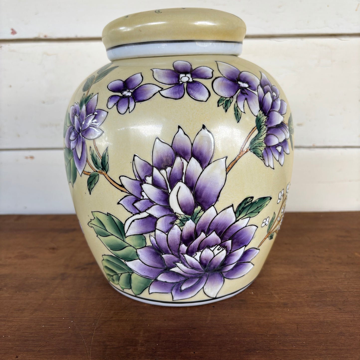 Decorative Floral Porcelain Ginger Jar (Made in China)