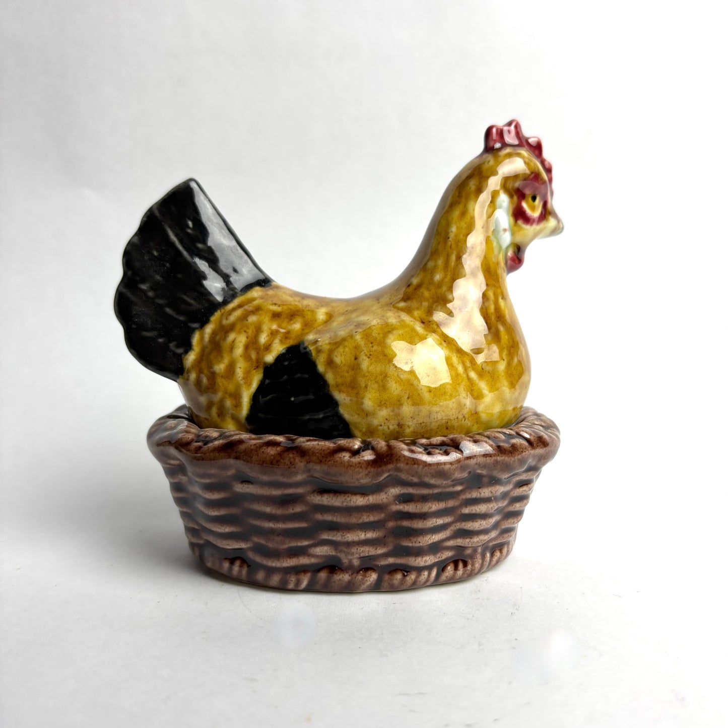 Small Nesting Chicken Egg Holder
