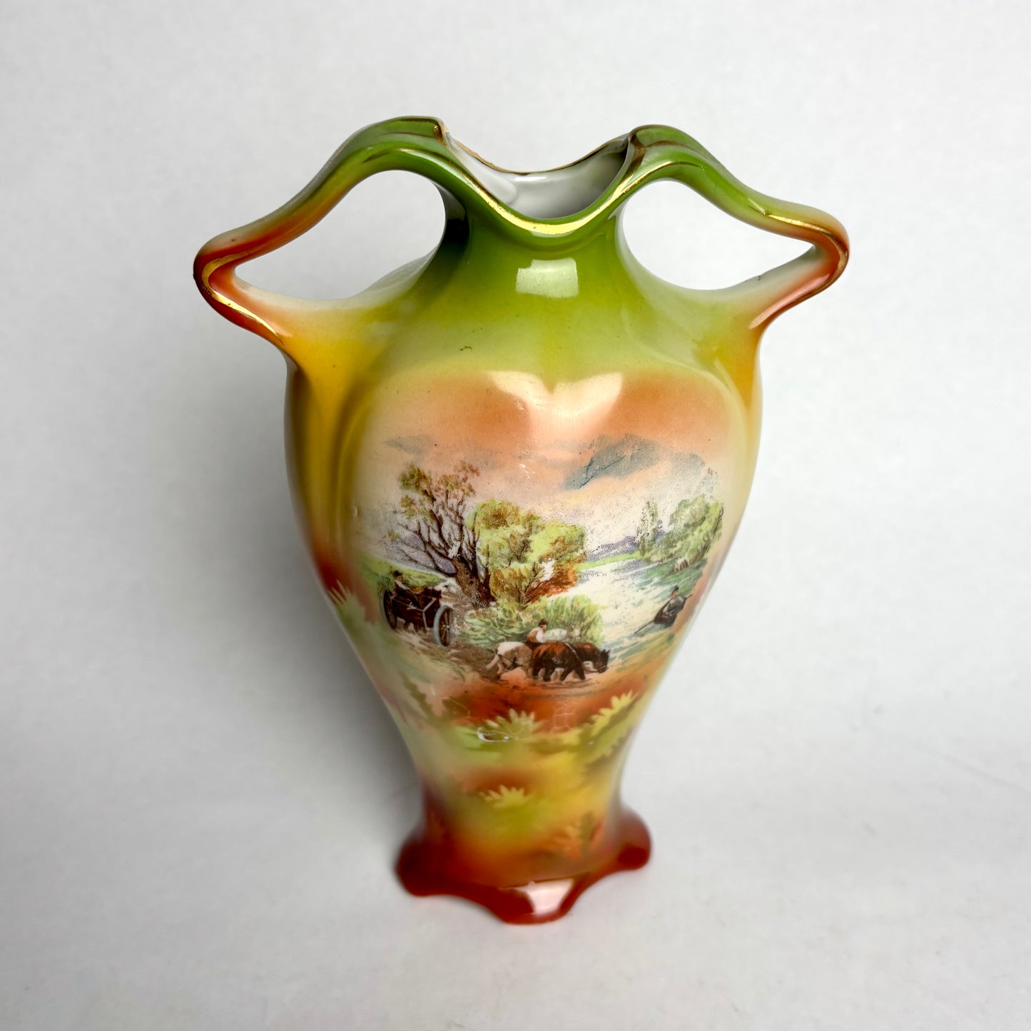 Antique Colonial Scene Vase – Twin Handles, Sunset Glaze (18cm)