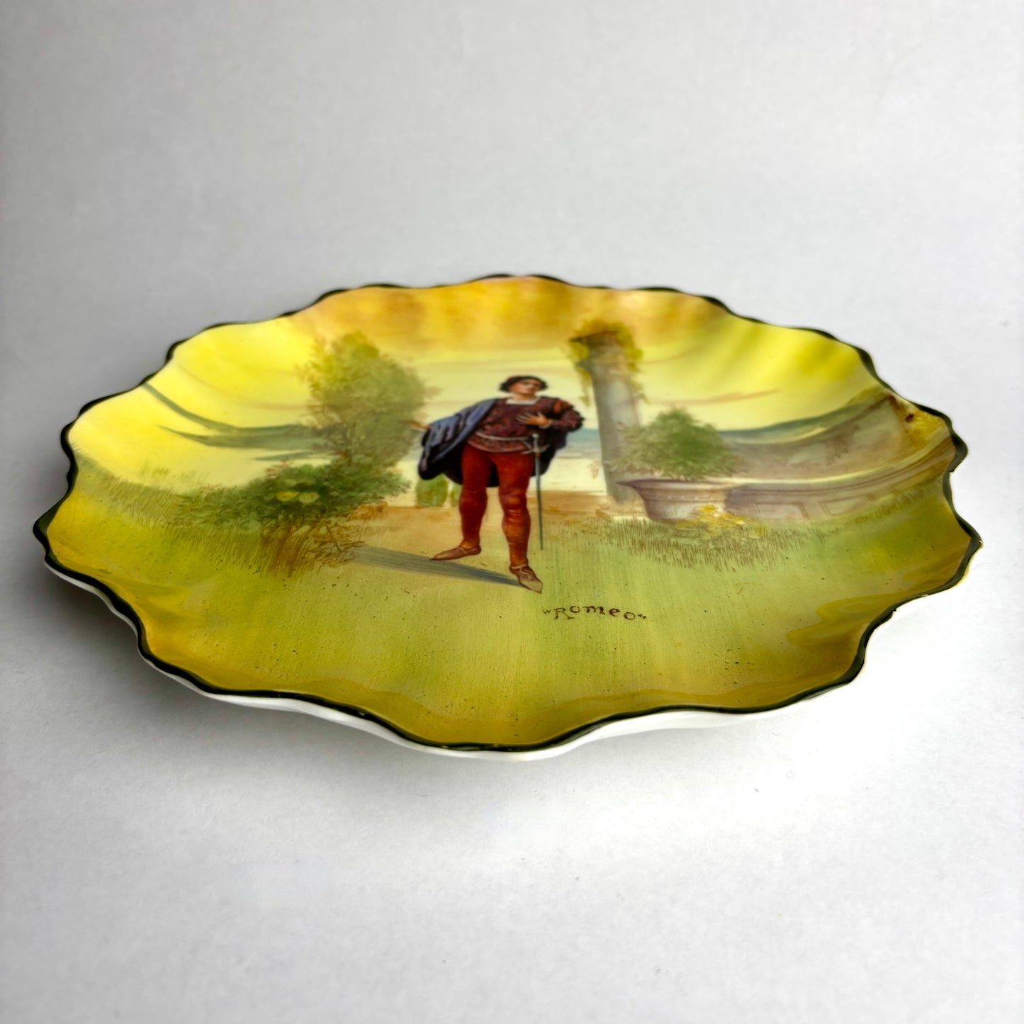 Royal Doulton Shakespeare Plate – Romeo (22cm)