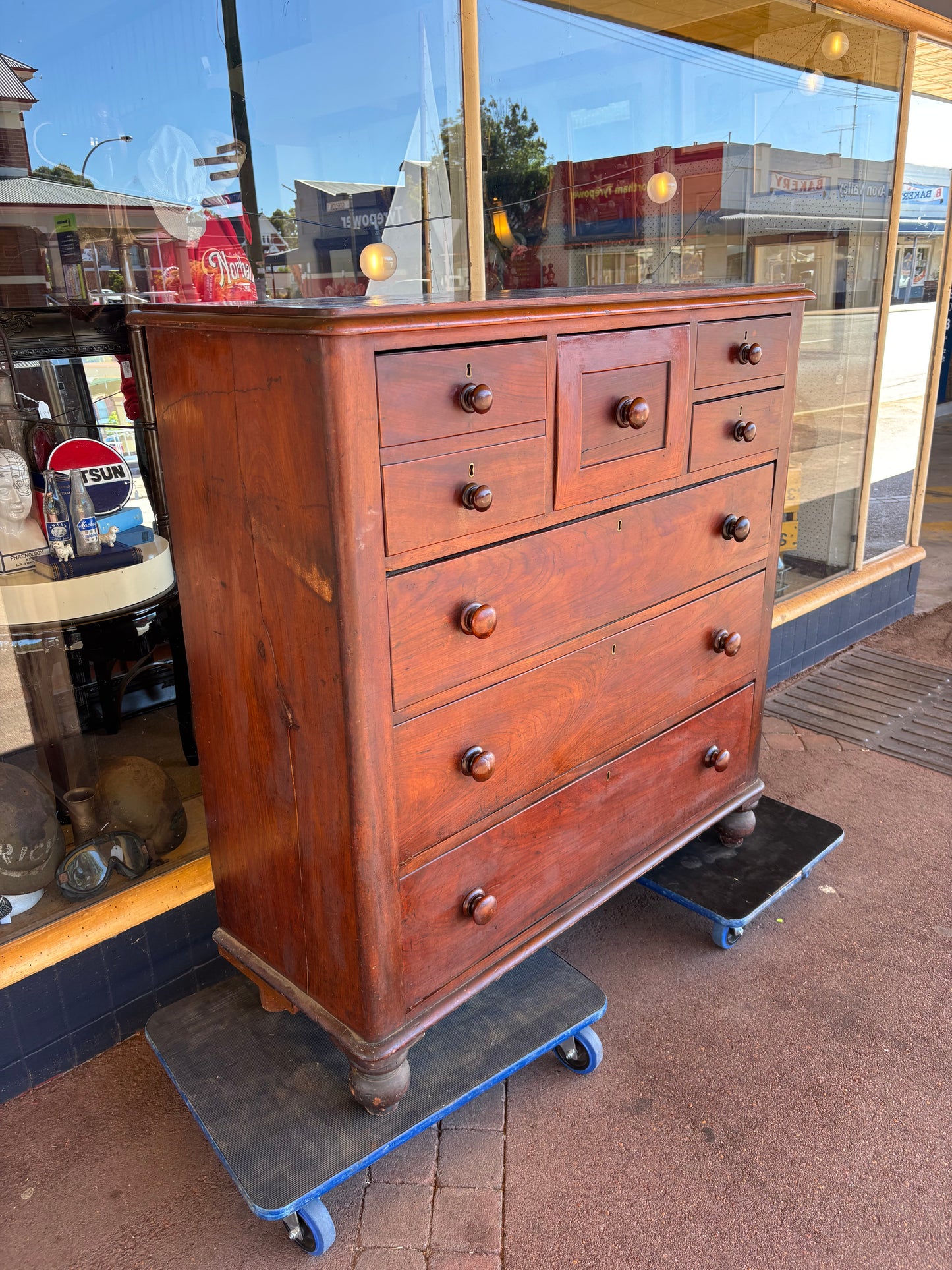 Restorable Victorian mahogany chest of drawer