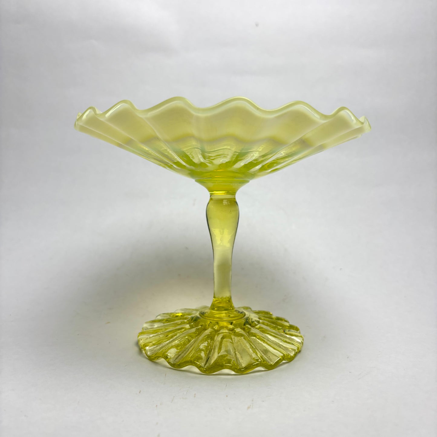 Victorian Vaseline Citrine Green Uranium Glass Bon Bon dish