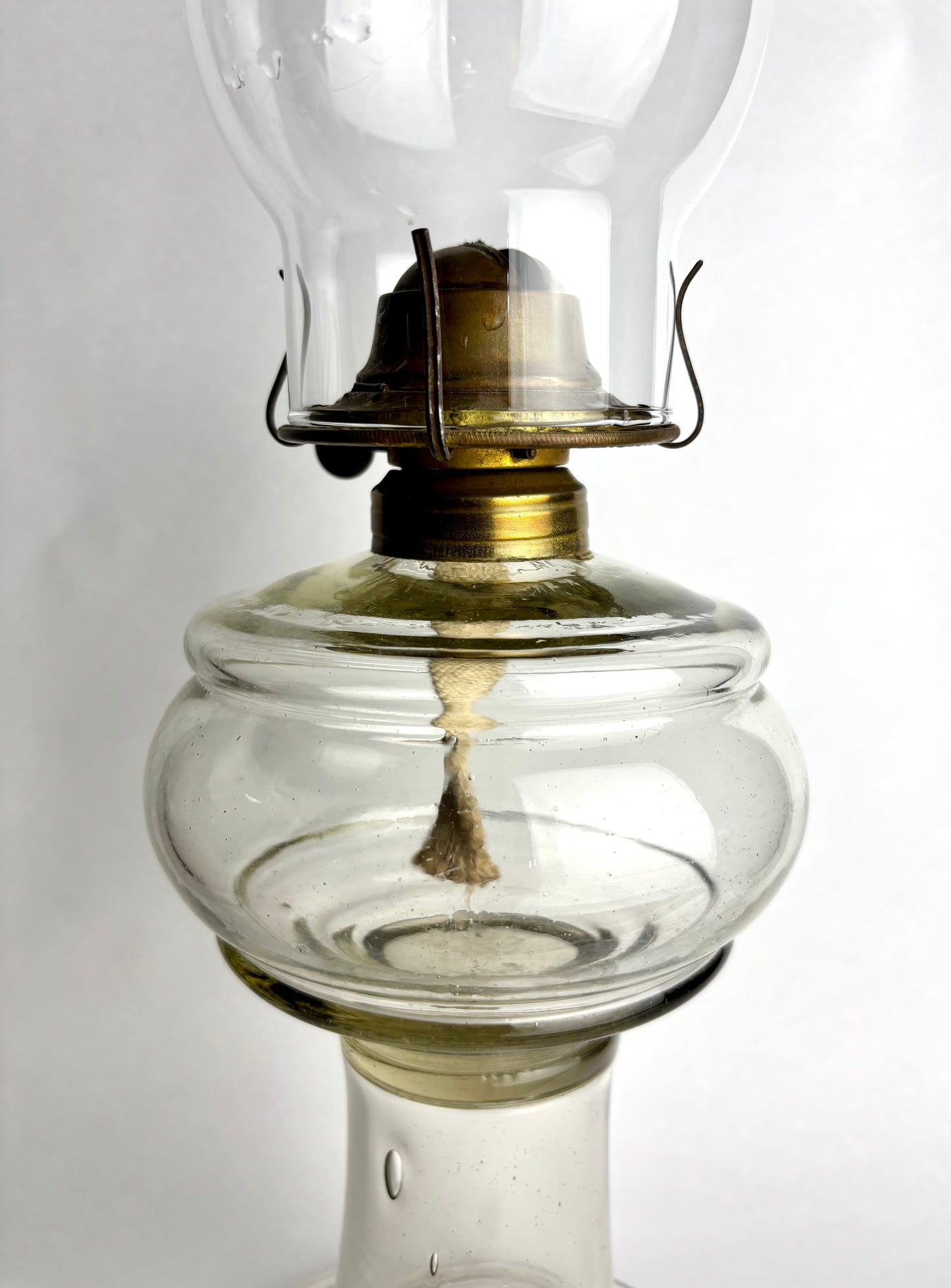 Victorian Glass Oil Lamp – Etched Chimney, 51cm Tall (VGC)