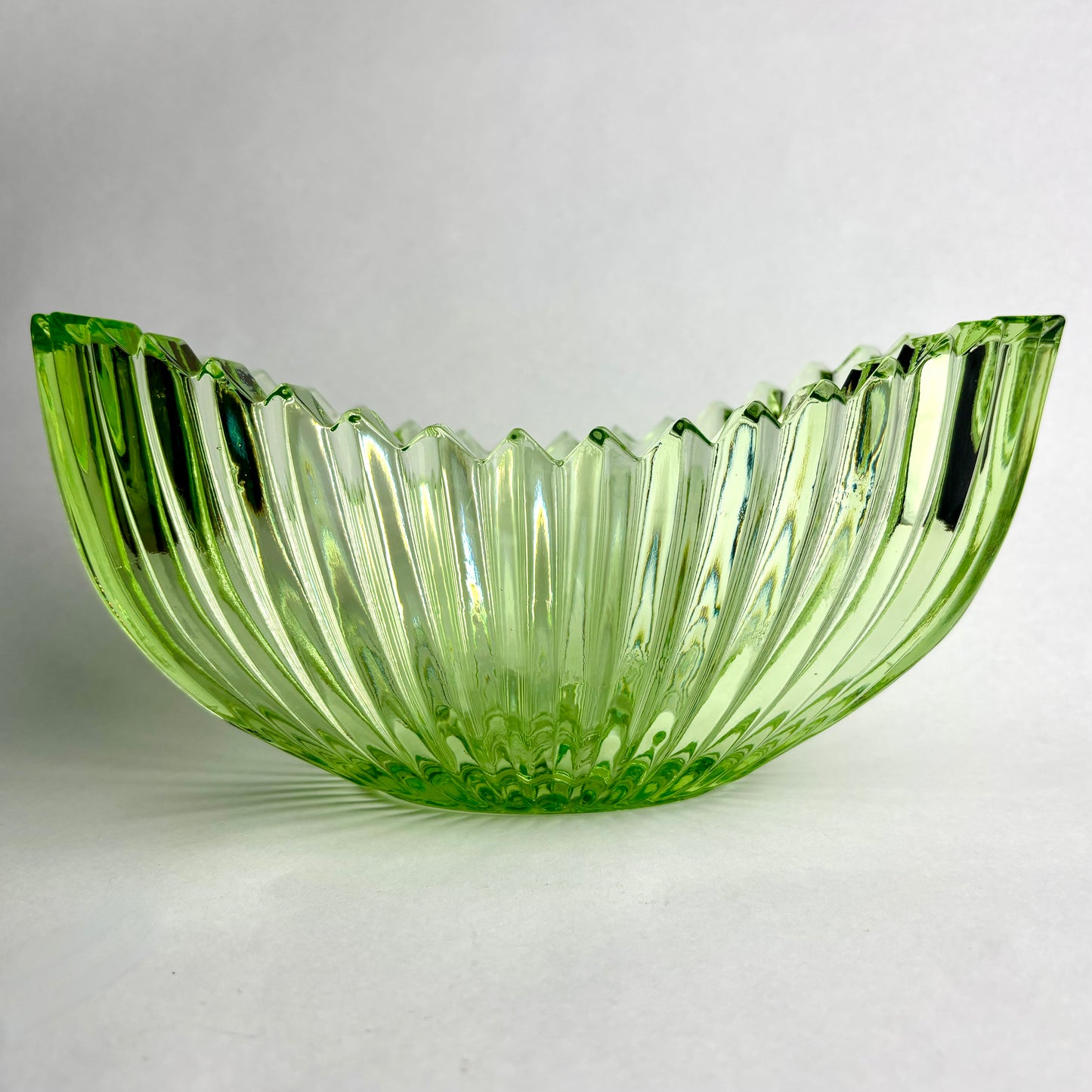 Vintage Pressed Green Glass Bowl – Ribbed Flared Form with Sawtooth Rim (c.1950s–70s)