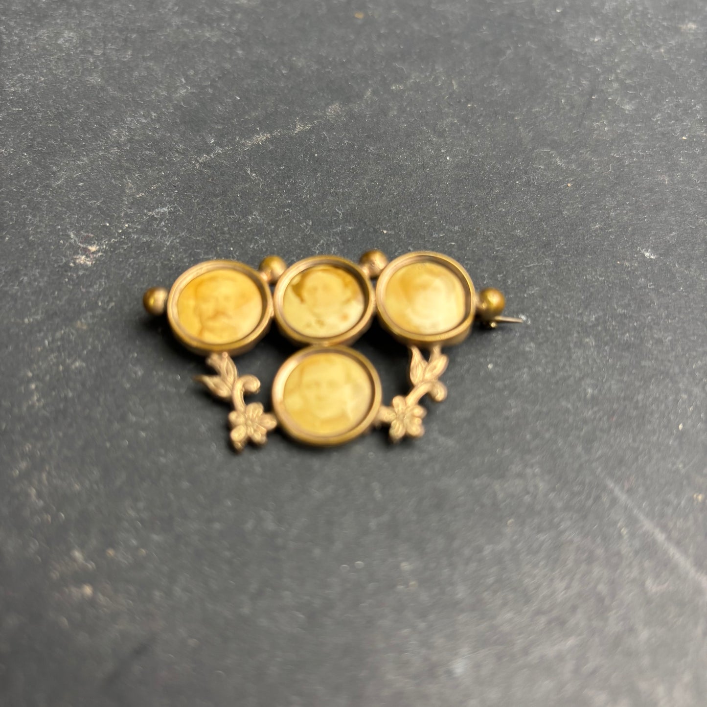 Late Victorian Family Portrait Brooch