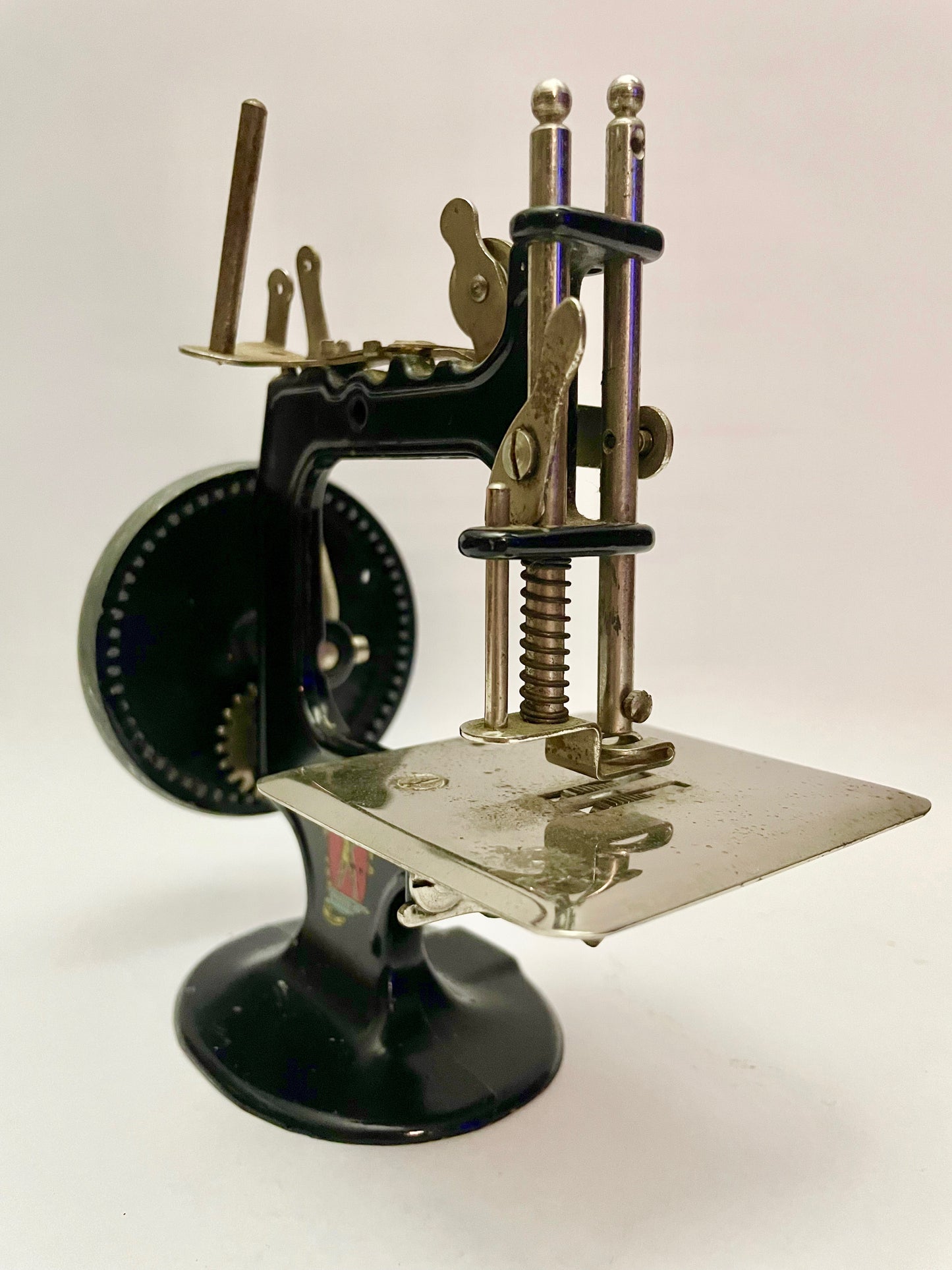 Vintage Peter Pan Sewing Machine Model 1